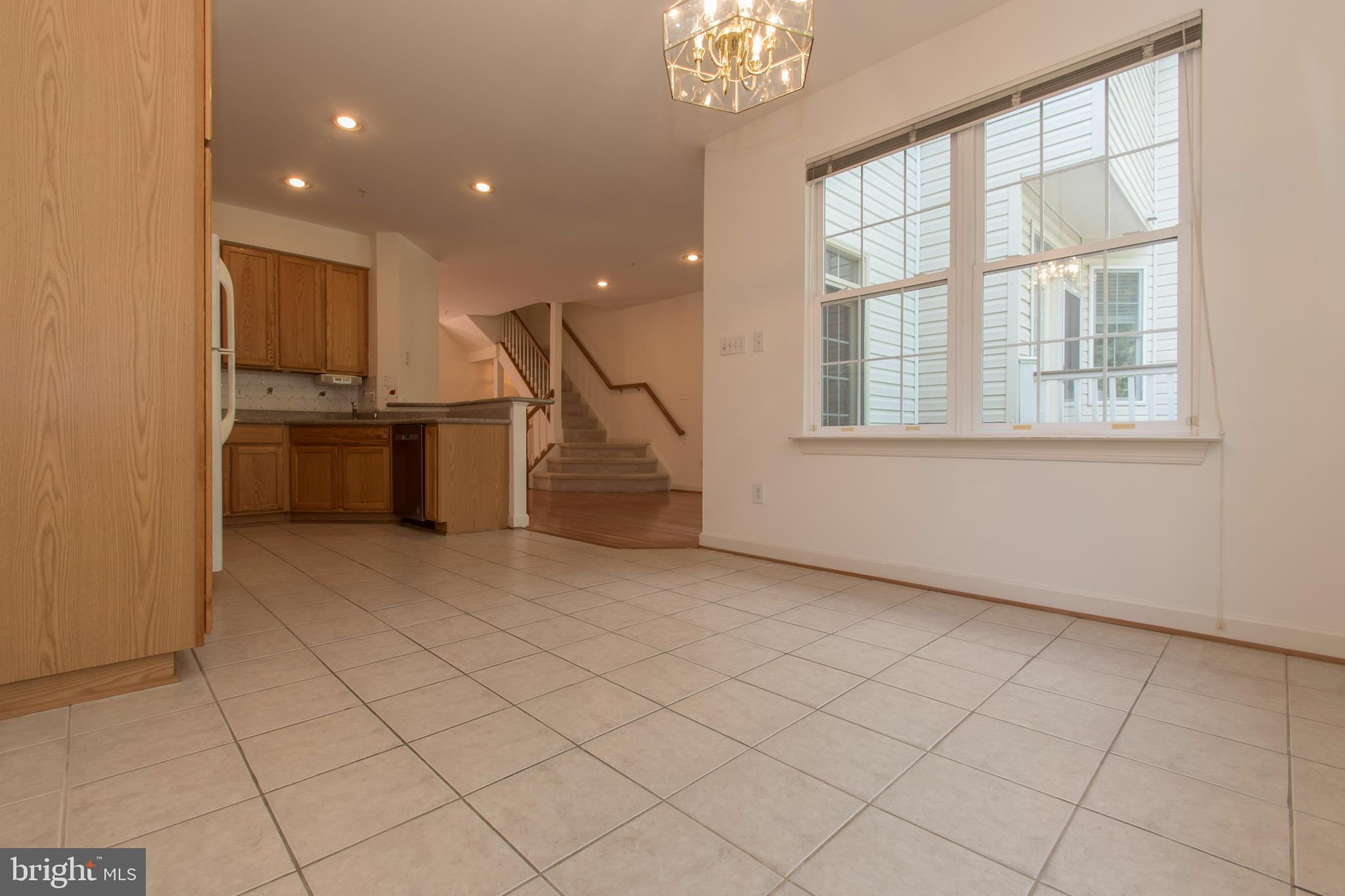 WILLOWS OF POTOMAC - Residential Lease