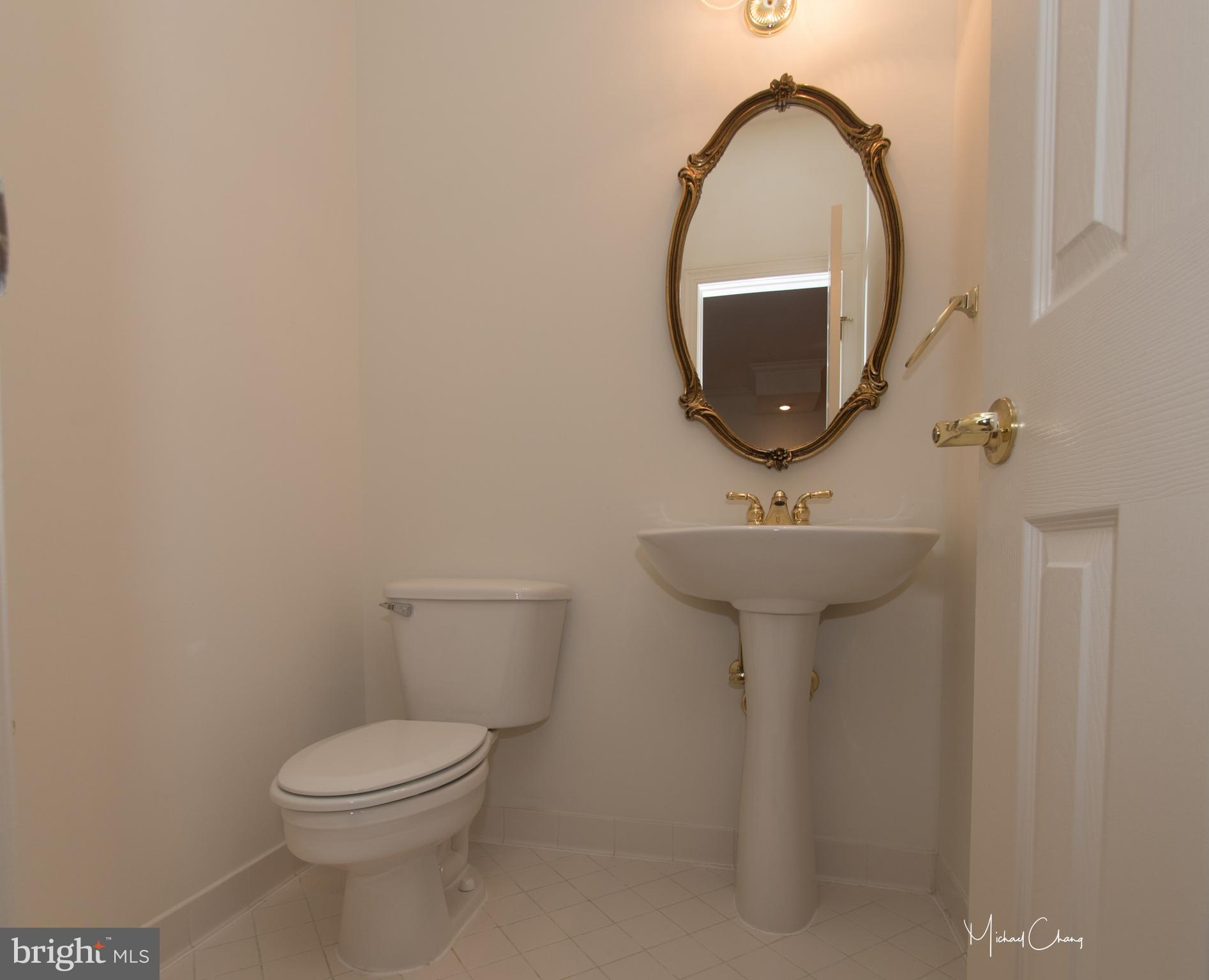 WILLOWS OF POTOMAC - Residential Lease