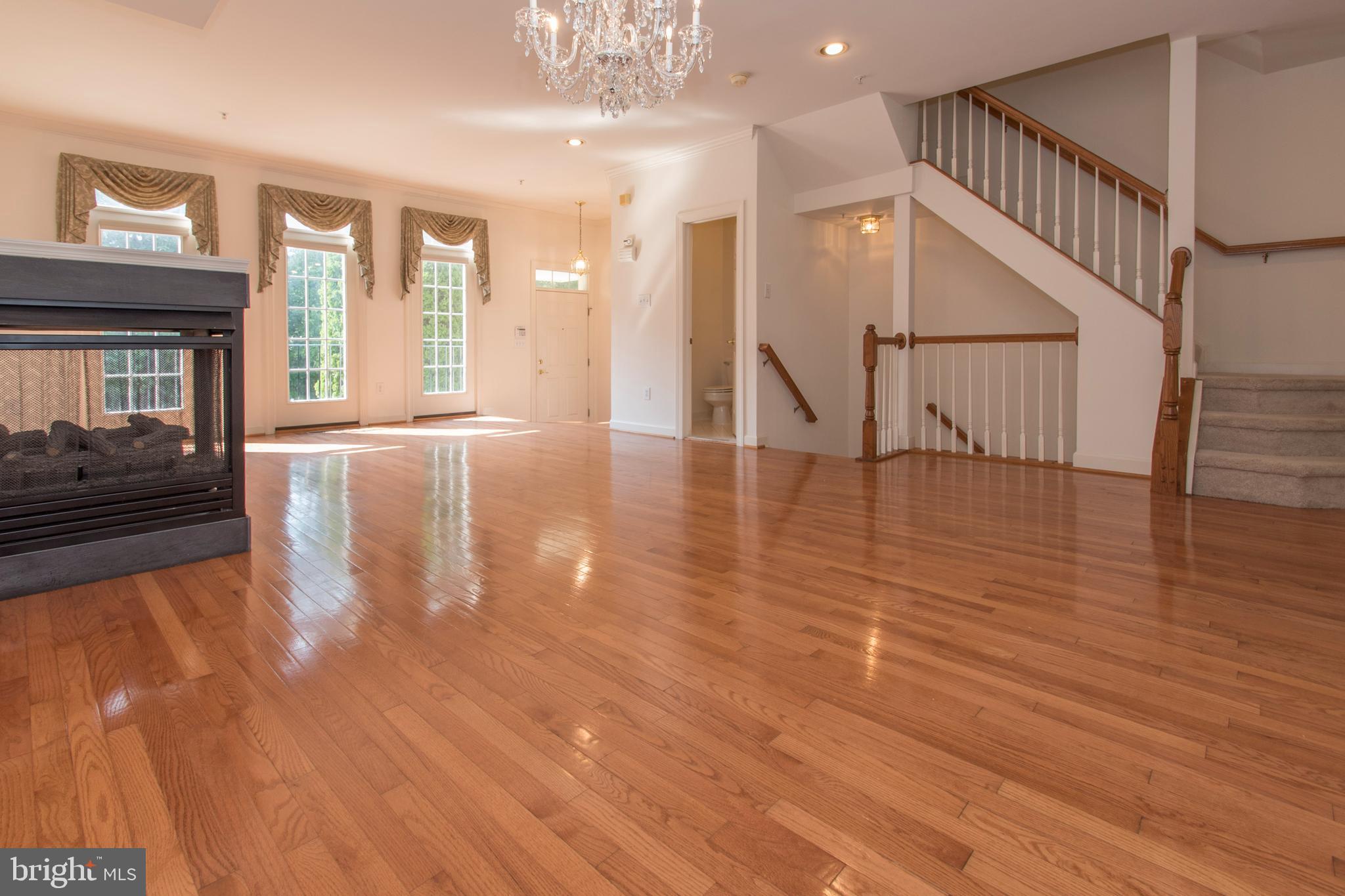 WILLOWS OF POTOMAC - Residential Lease