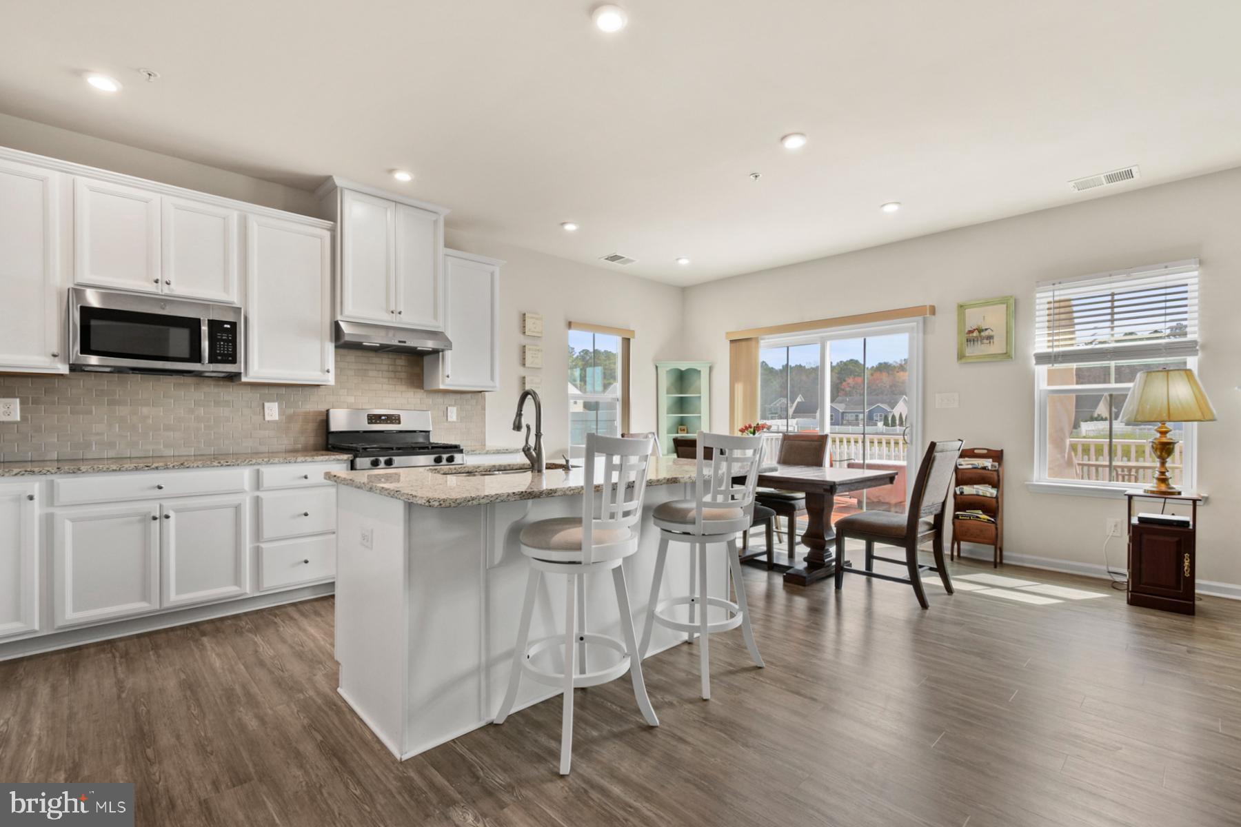 HERON PONDS - Residential