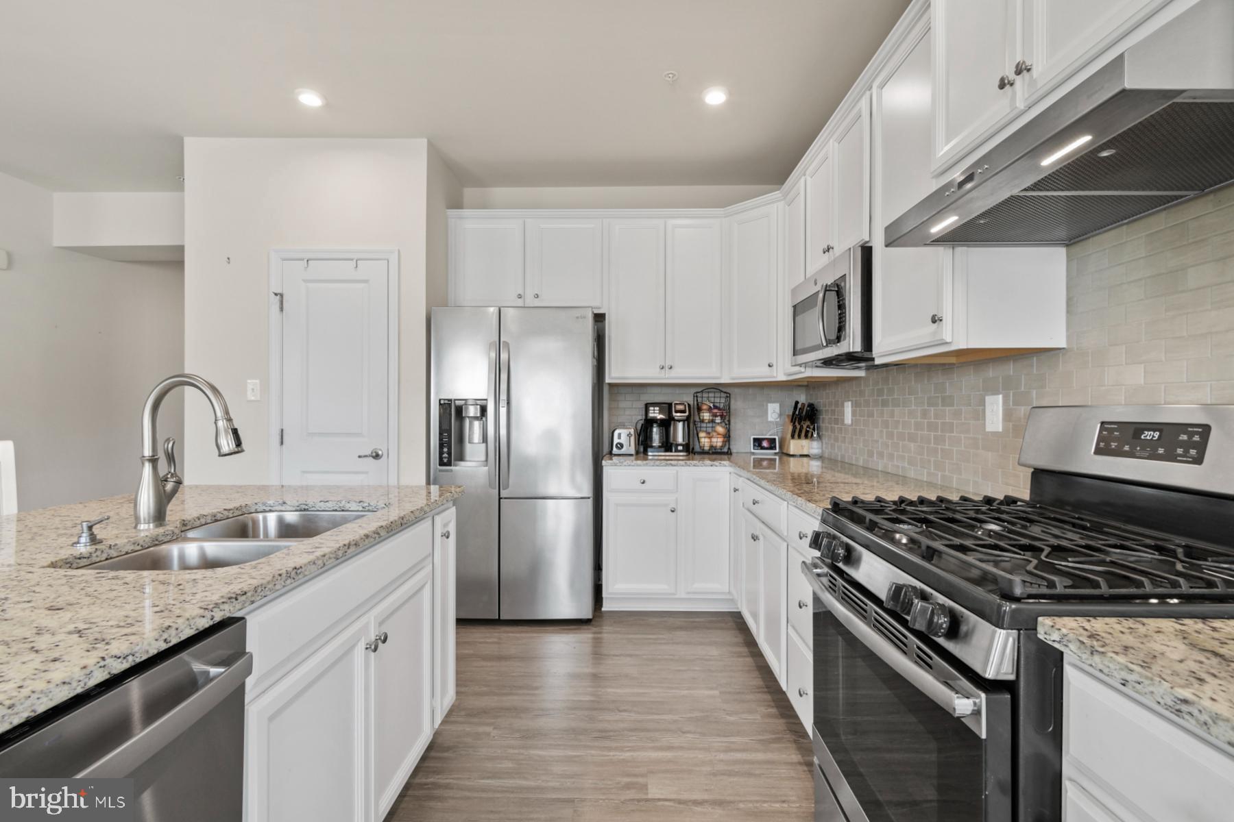 HERON PONDS - Residential