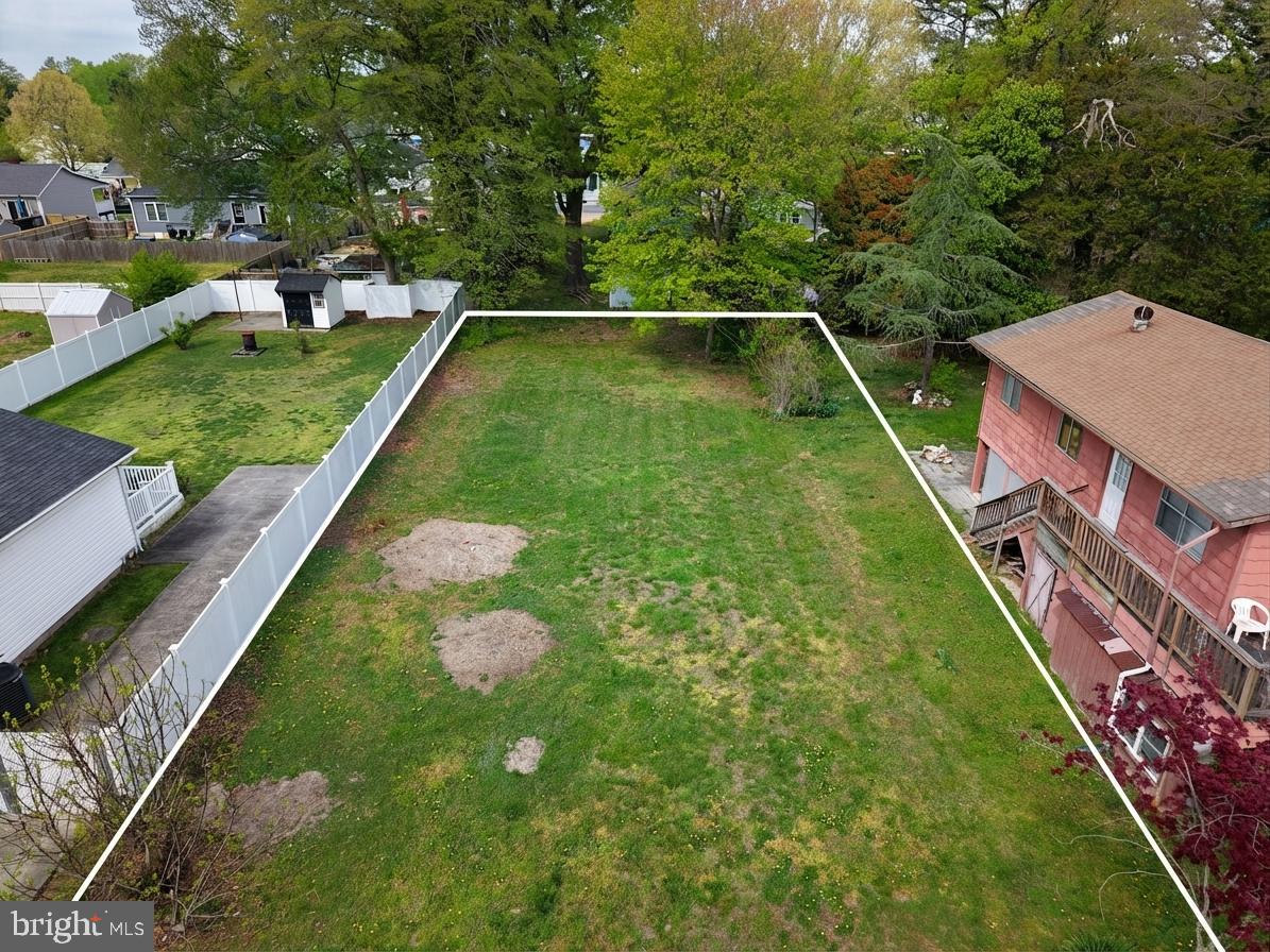 CLASSIC SHORES - Land