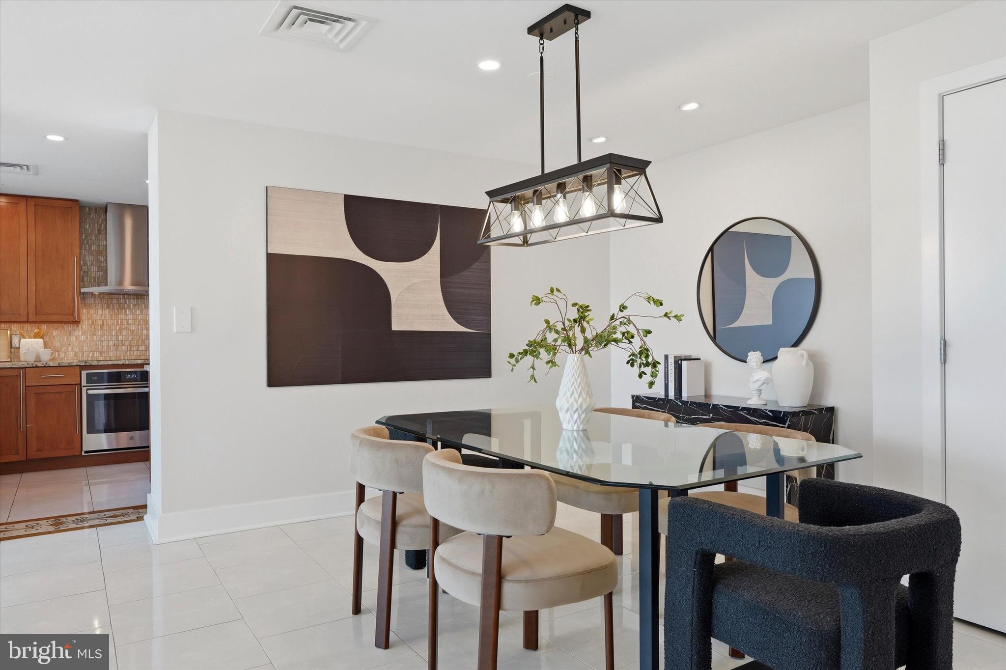 DOCKSIDE CONDOMINIUM - Residential