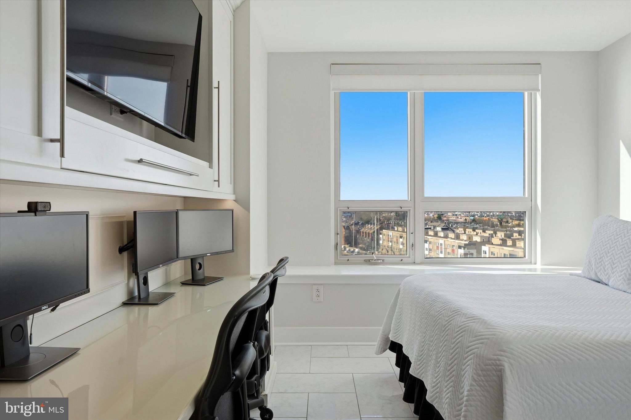 DOCKSIDE CONDOMINIUM - Residential