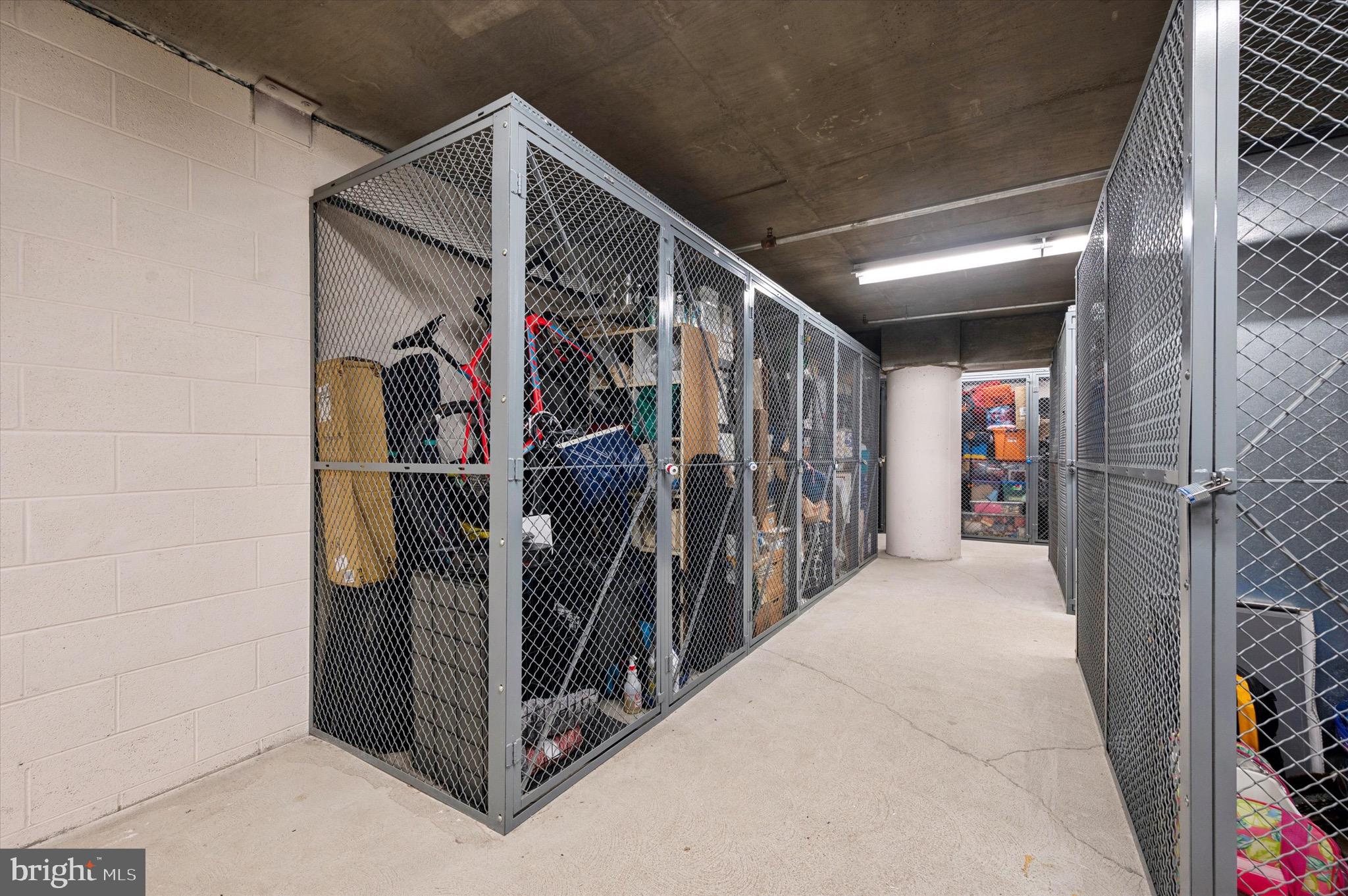 DOCKSIDE CONDOMINIUM - Residential