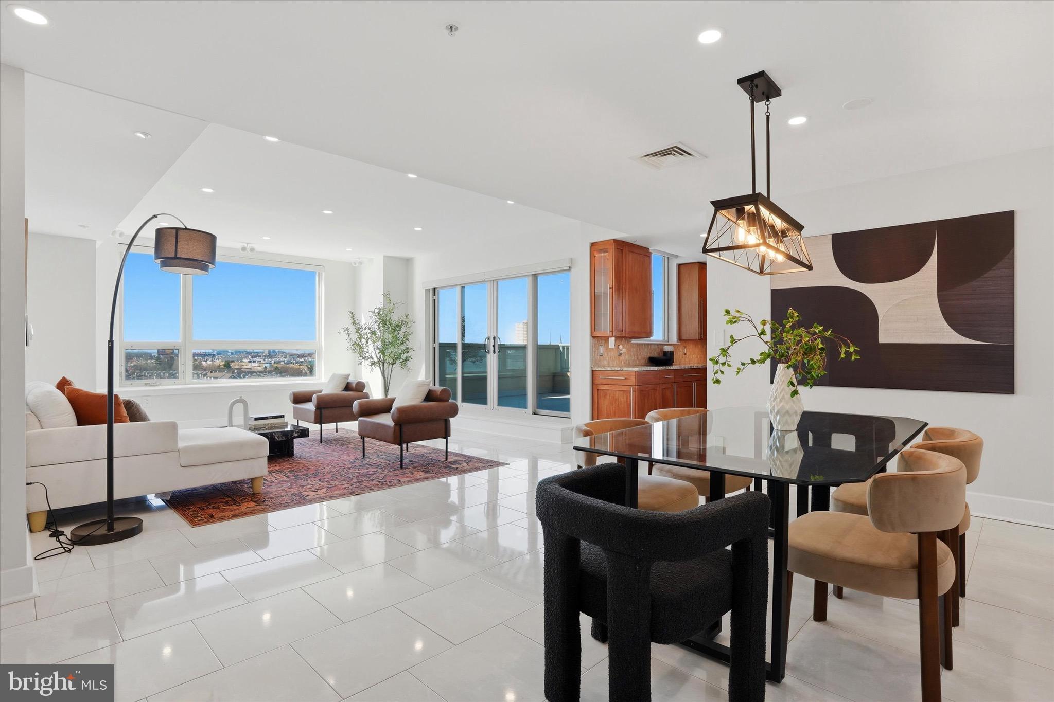 DOCKSIDE CONDOMINIUM - Residential