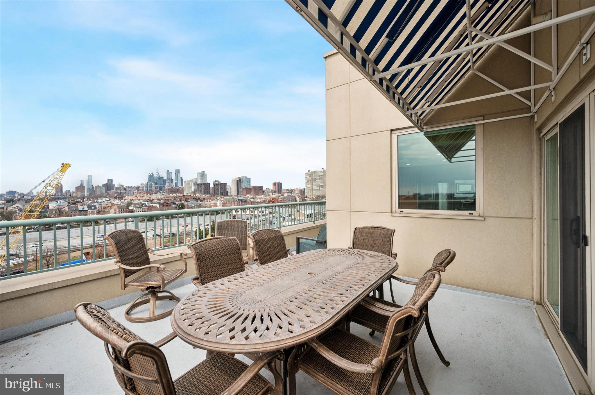 DOCKSIDE CONDOMINIUM - Residential