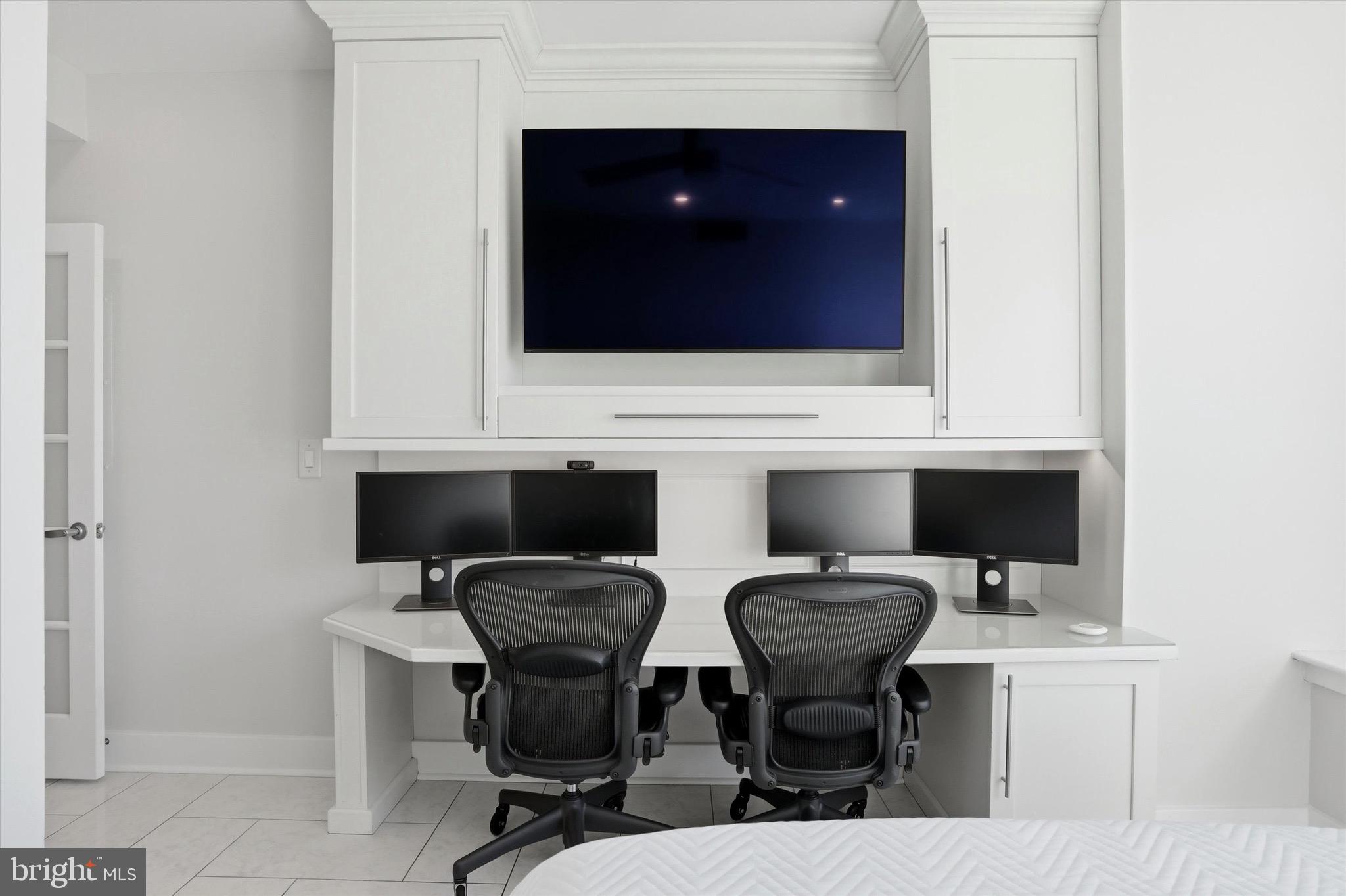 DOCKSIDE CONDOMINIUM - Residential