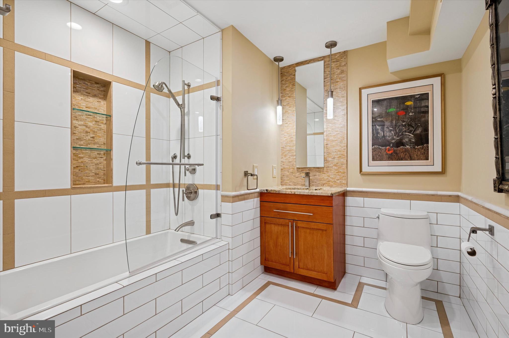 DOCKSIDE CONDOMINIUM - Residential