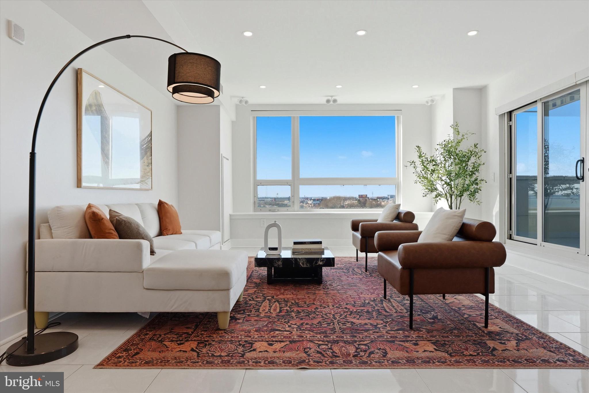 DOCKSIDE CONDOMINIUM - Residential