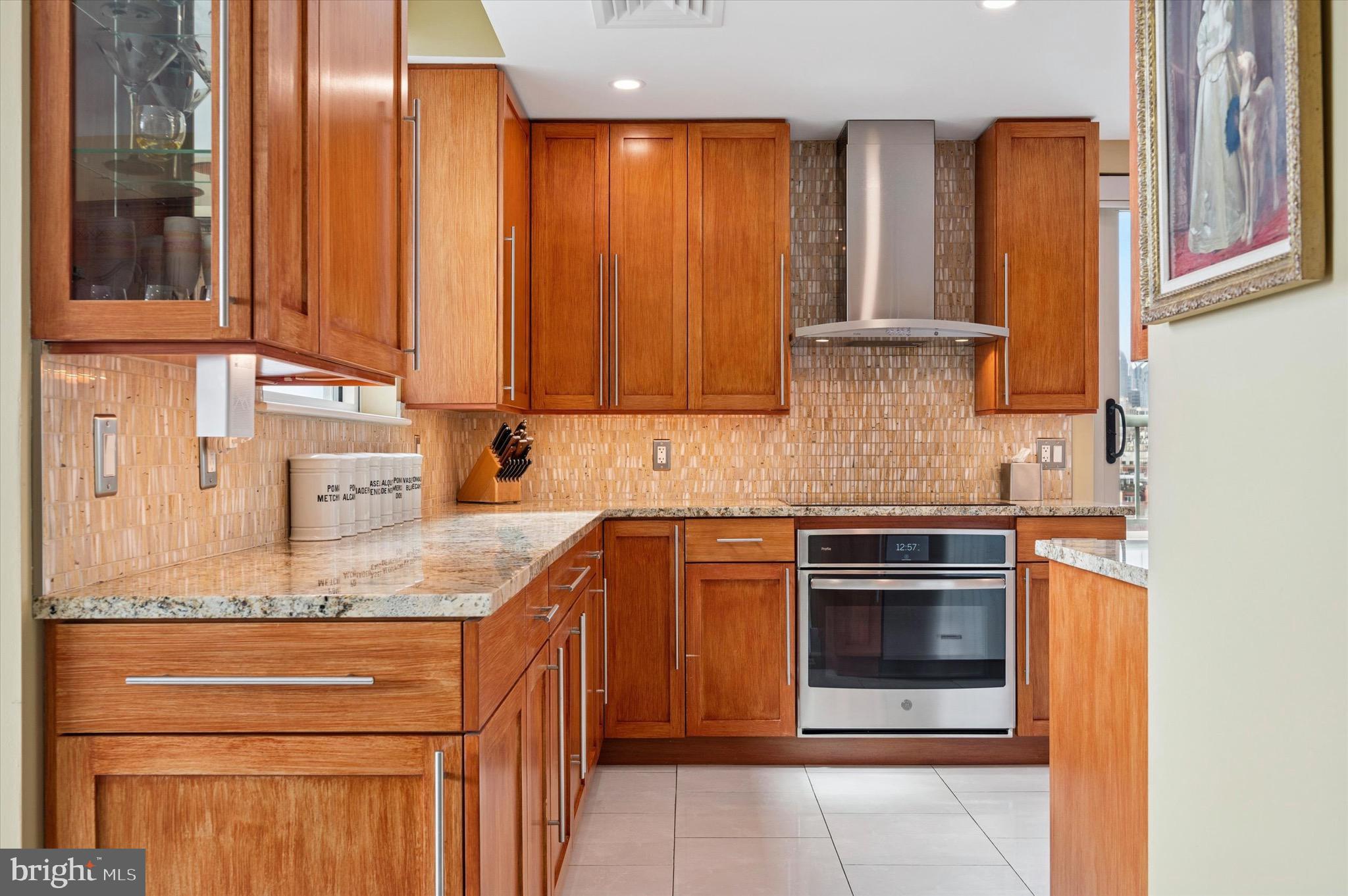 DOCKSIDE CONDOMINIUM - Residential