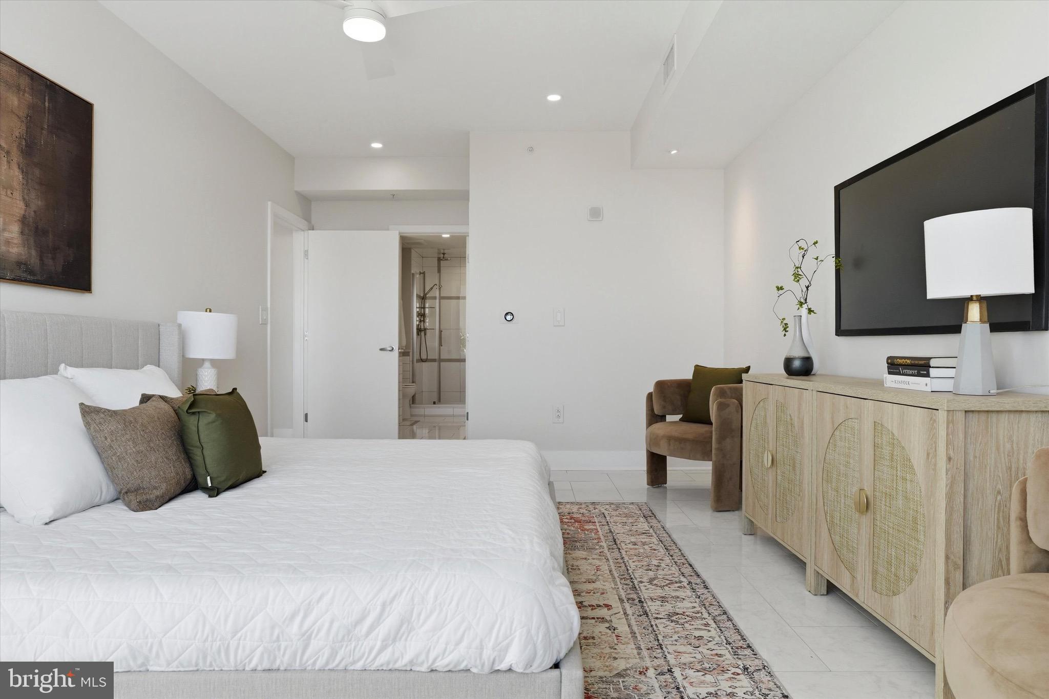 DOCKSIDE CONDOMINIUM - Residential