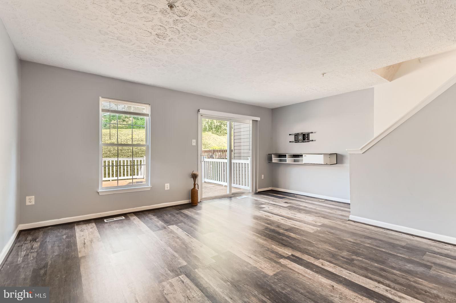 BRIGHT OAKS - Residential