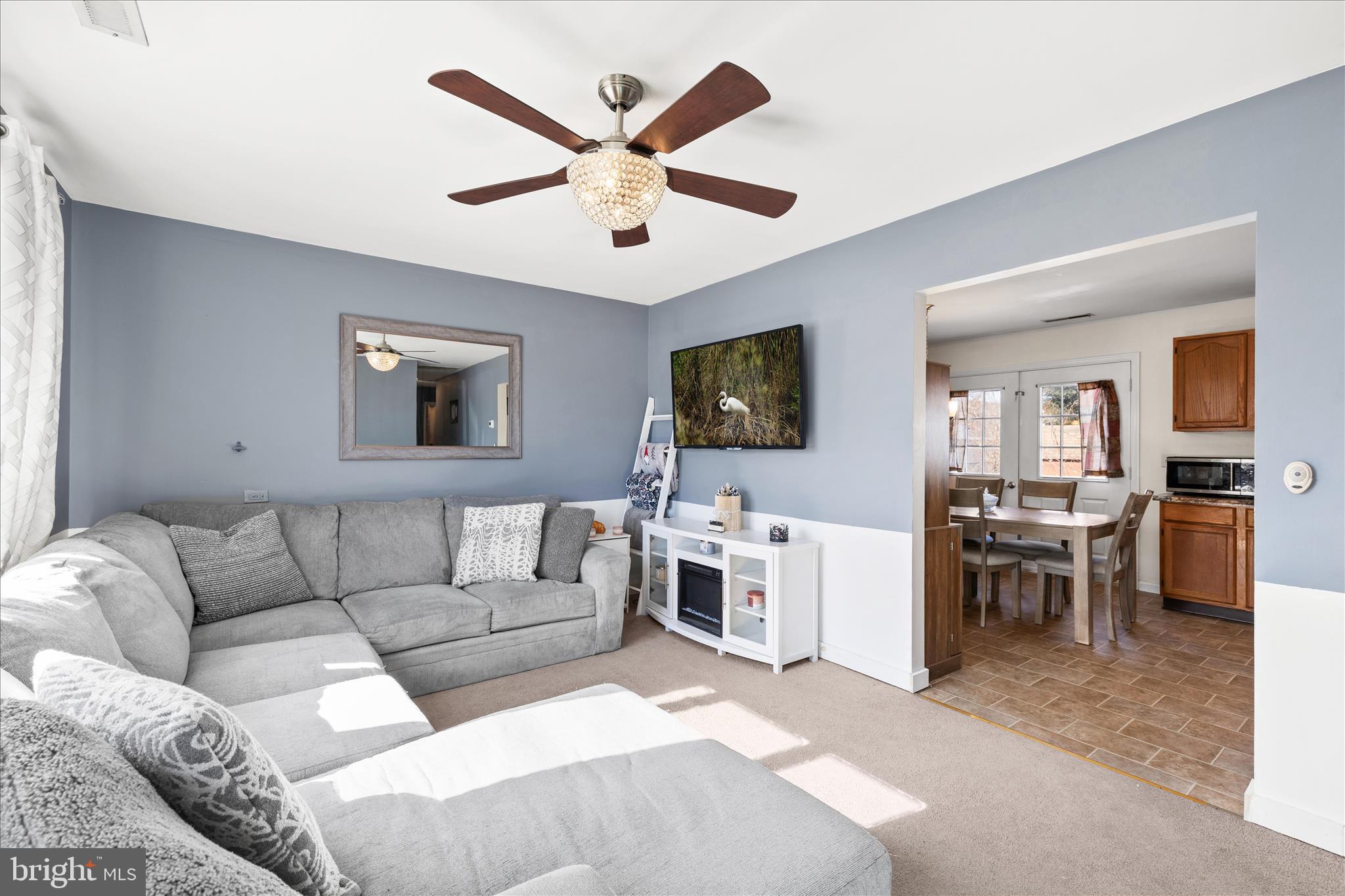 WOODSIDE MANOR - Residential