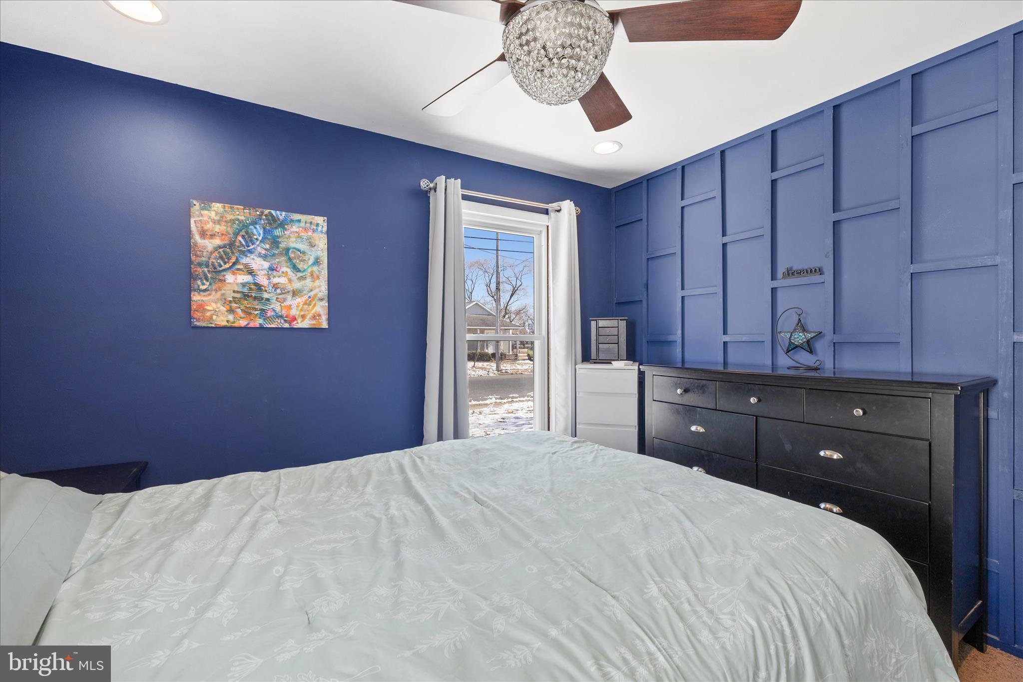 WOODSIDE MANOR - Residential