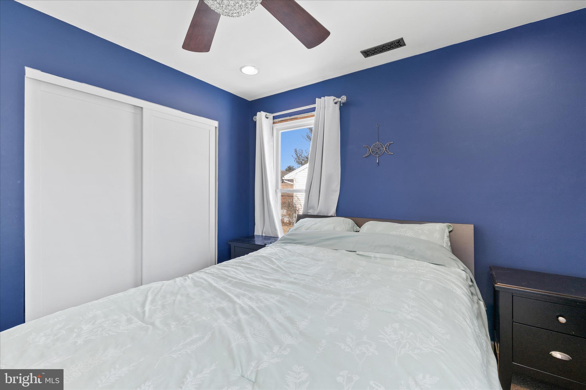 WOODSIDE MANOR - Residential