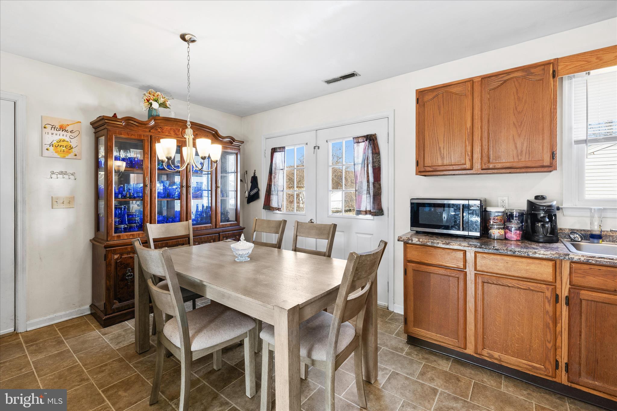 WOODSIDE MANOR - Residential