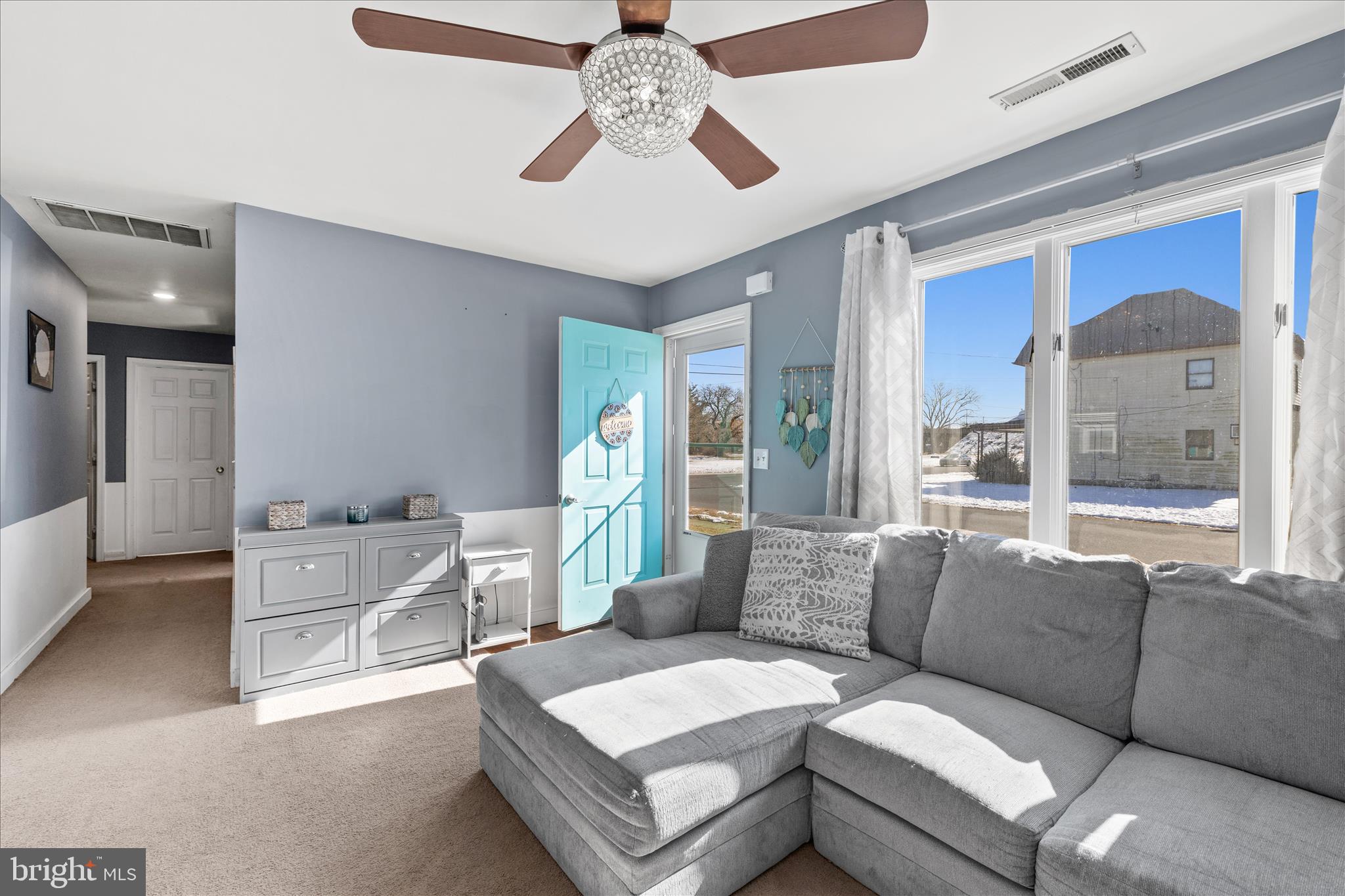 WOODSIDE MANOR - Residential