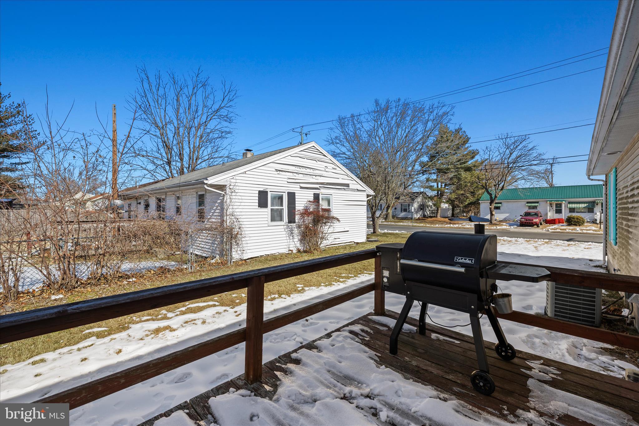 WOODSIDE MANOR - Residential