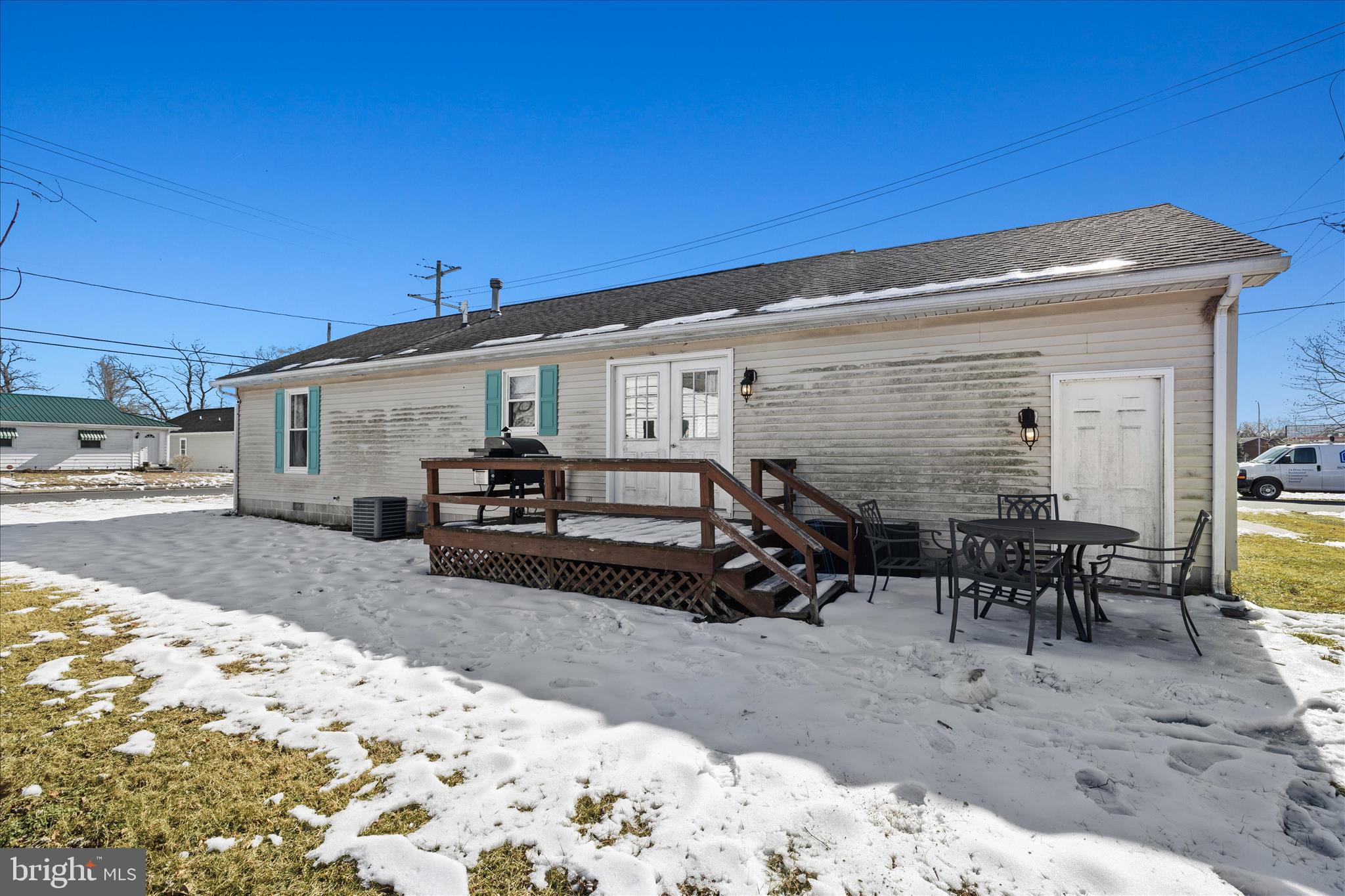 WOODSIDE MANOR - Residential