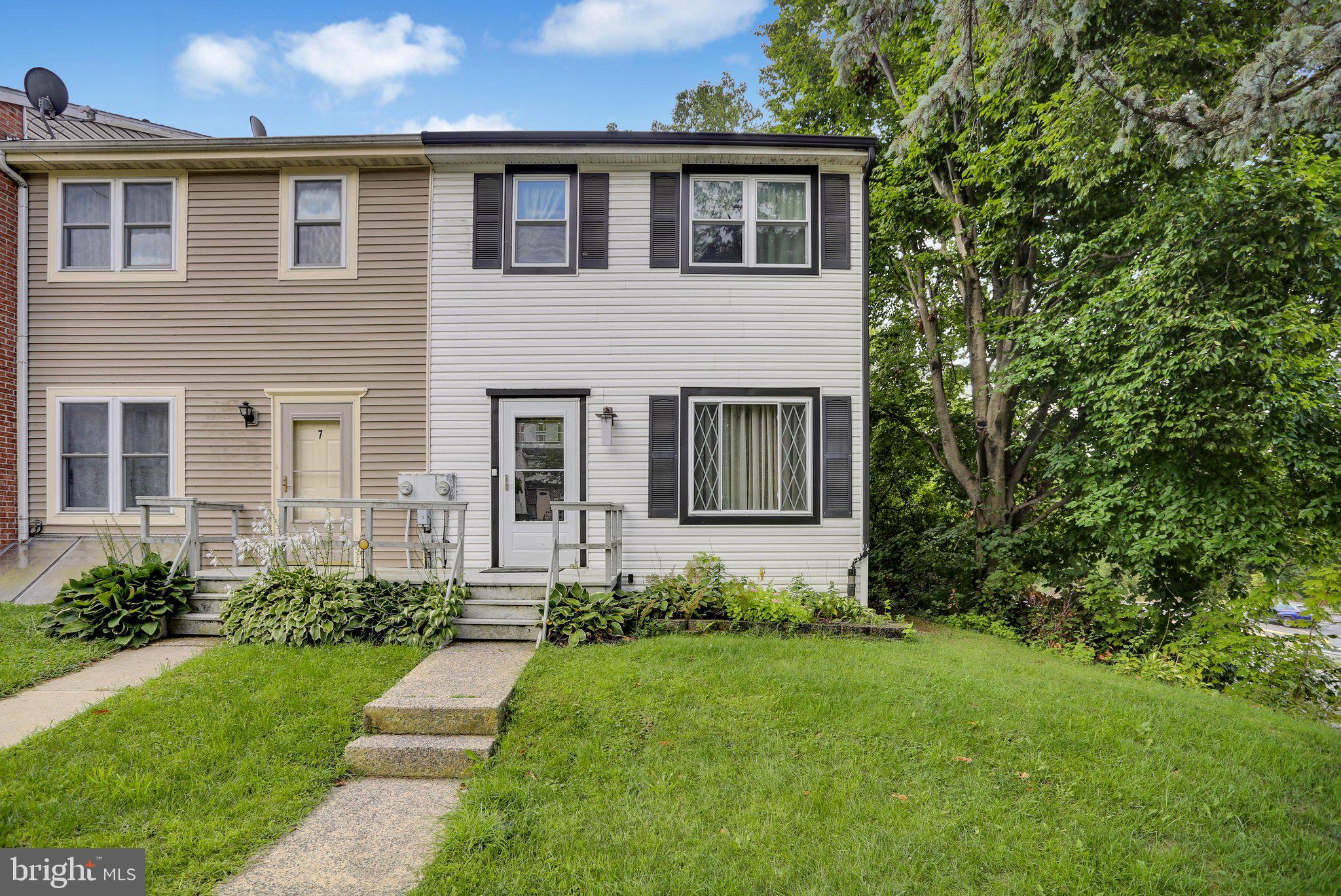 8 BENTLEY COURT