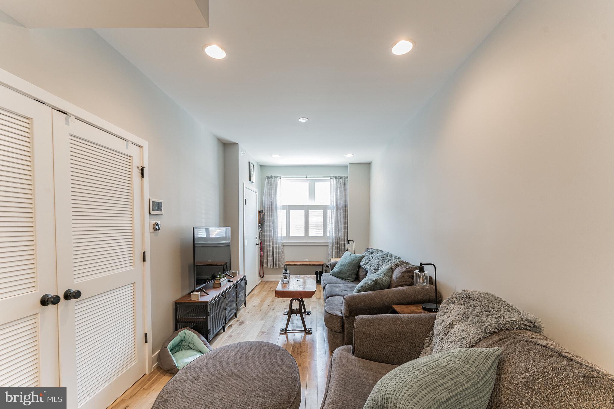 LUDLOW - Residential