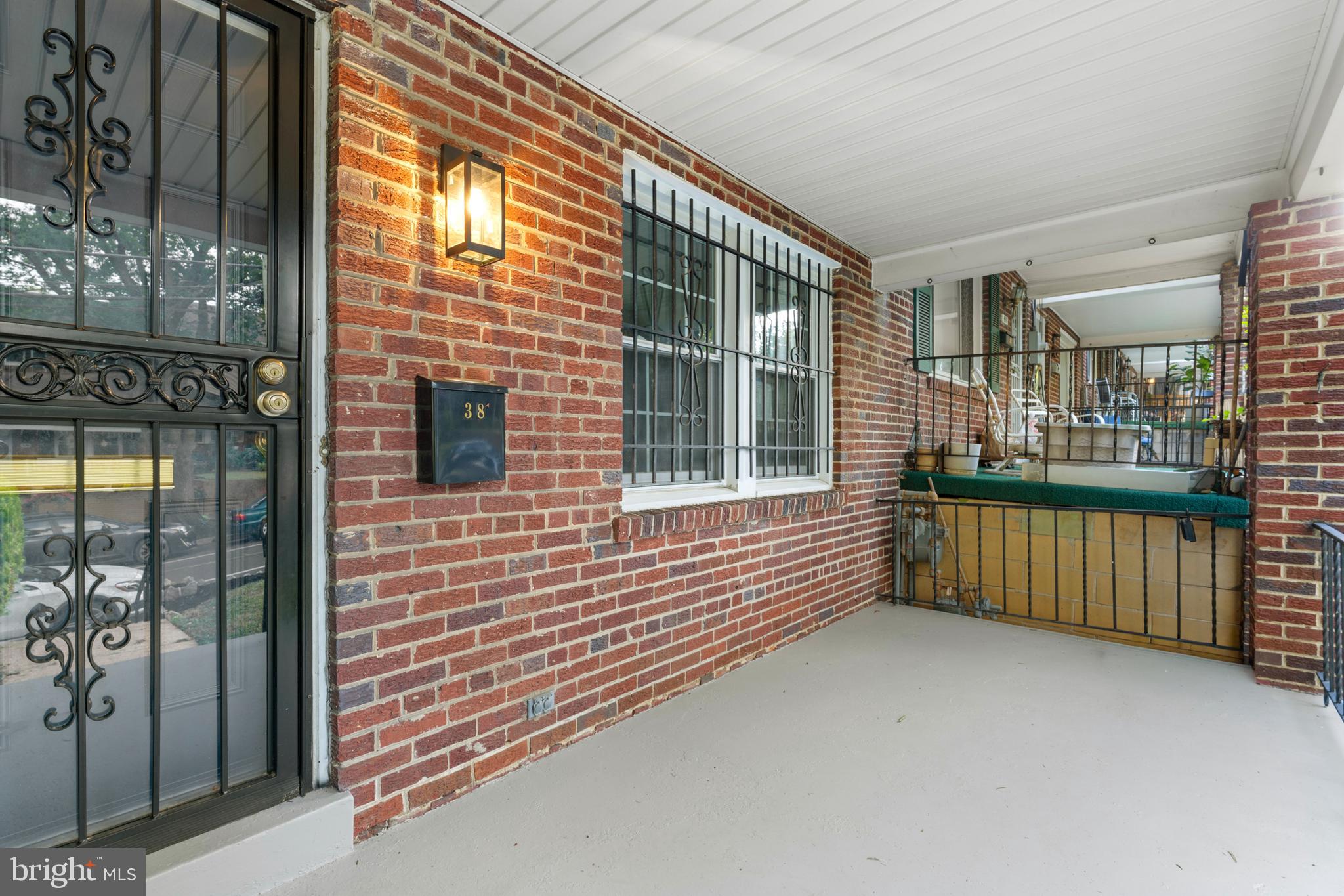 38 CRITTENDEN STREET NE