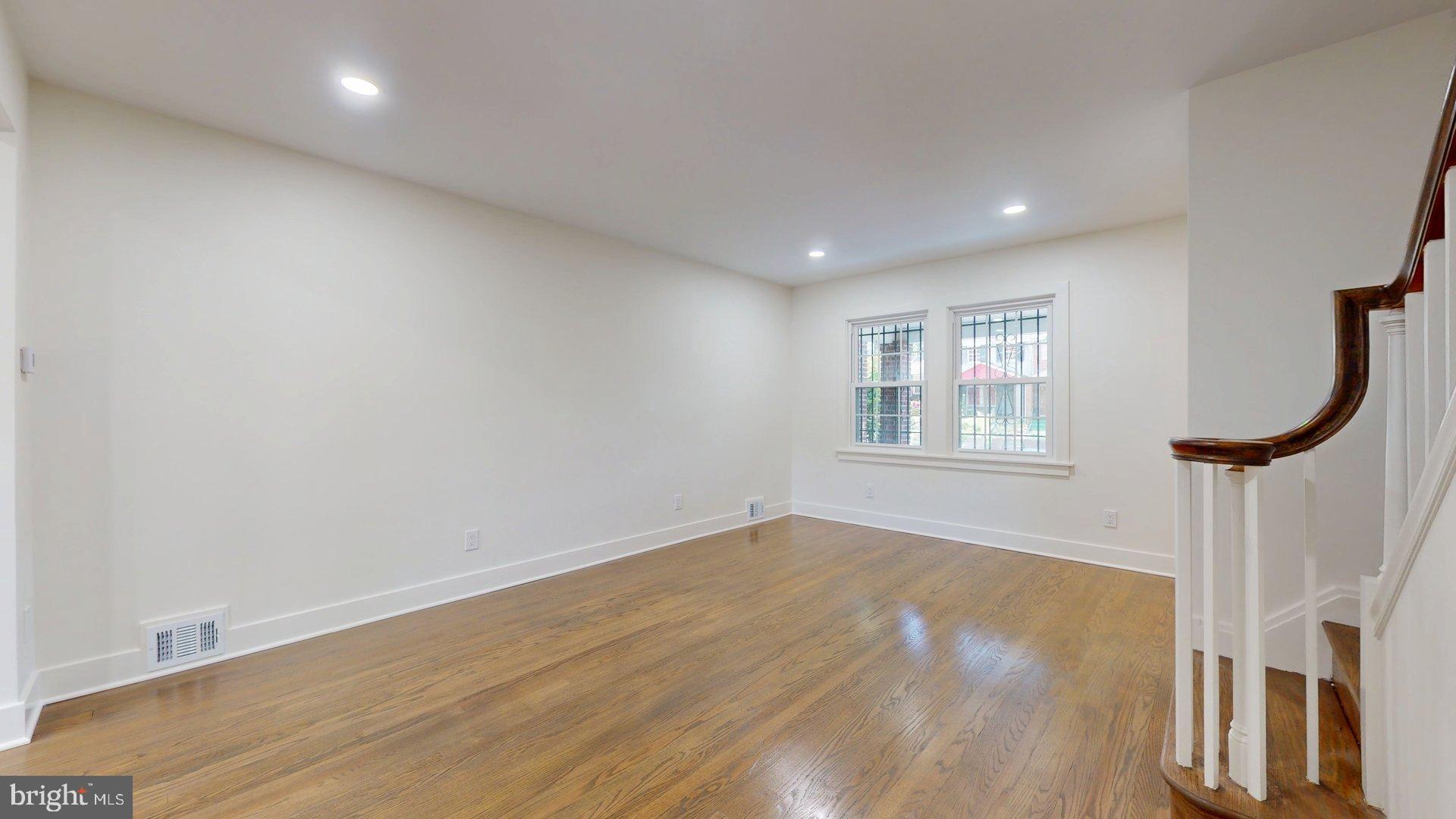 38 CRITTENDEN STREET NE