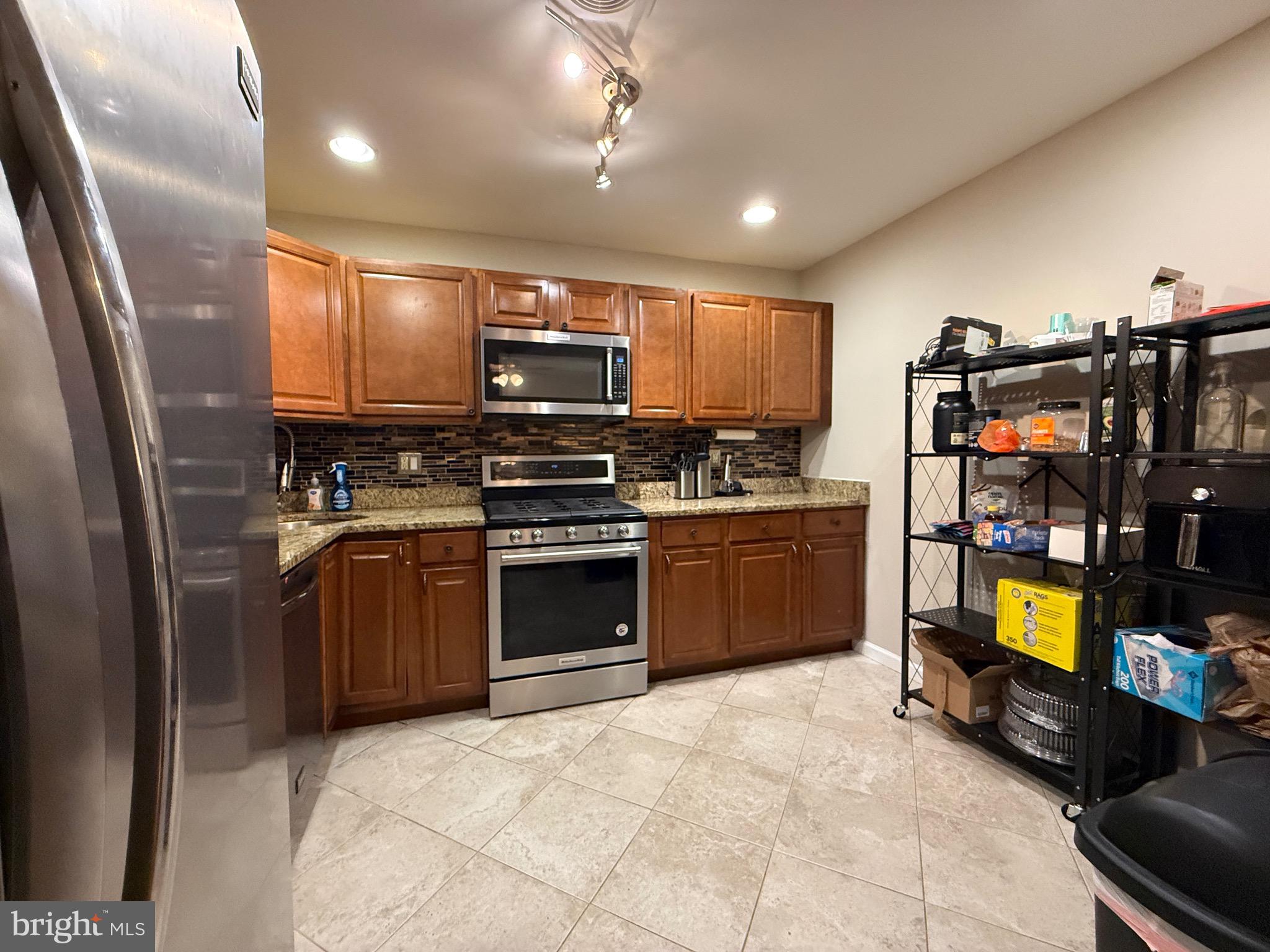 BELLE FONTE - Residential Lease