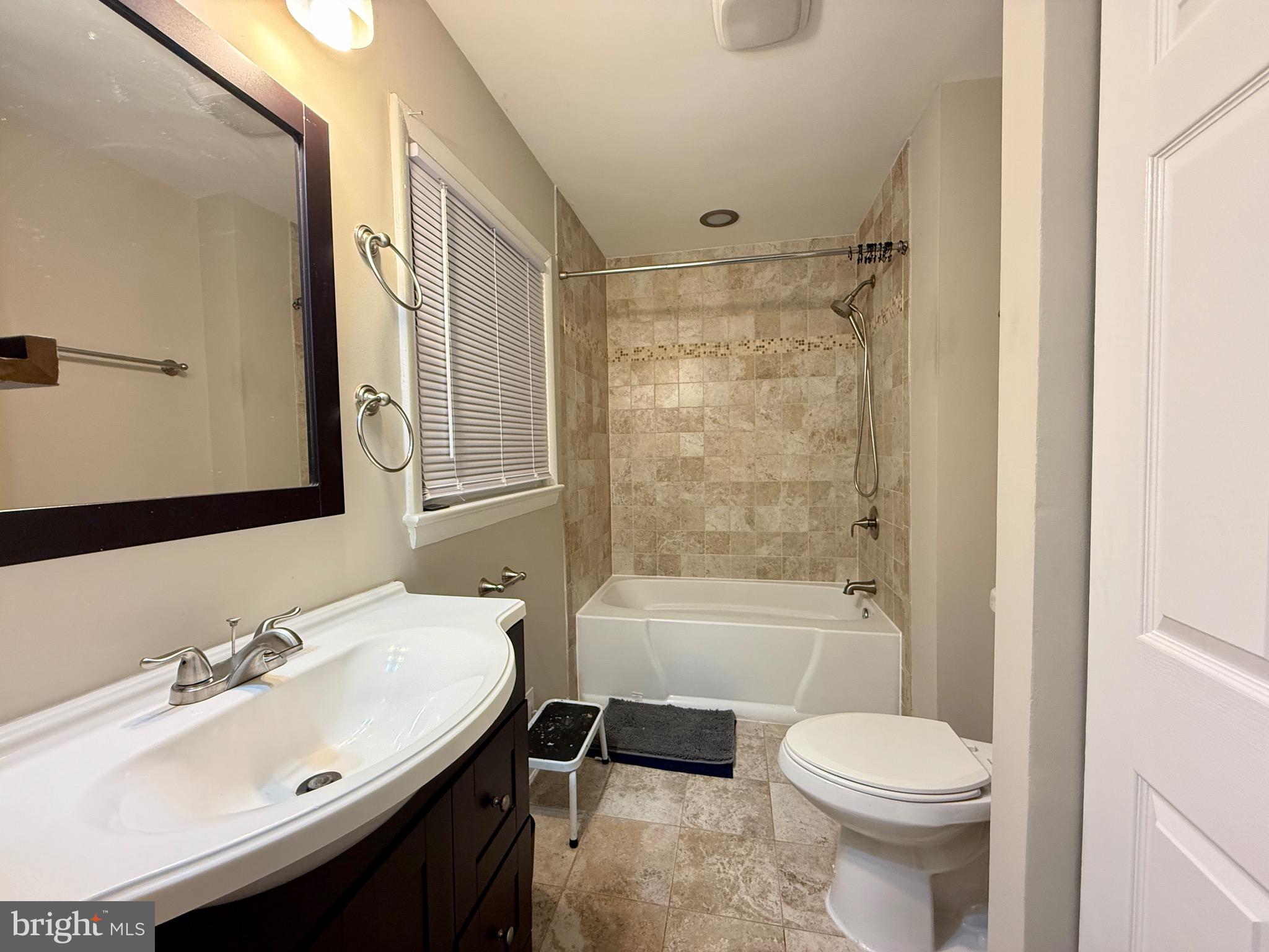 BELLE FONTE - Residential Lease