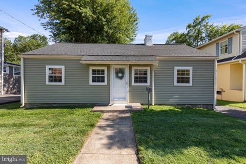 Homes For Sale - 16 Haws Lane<br/> Montgomery County, FLOURTOWN, PA 19031