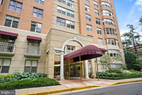 Photo of 5000 Battery Lane #501, BETHESDA, MD 20814 (MLS # MDMC2176974)