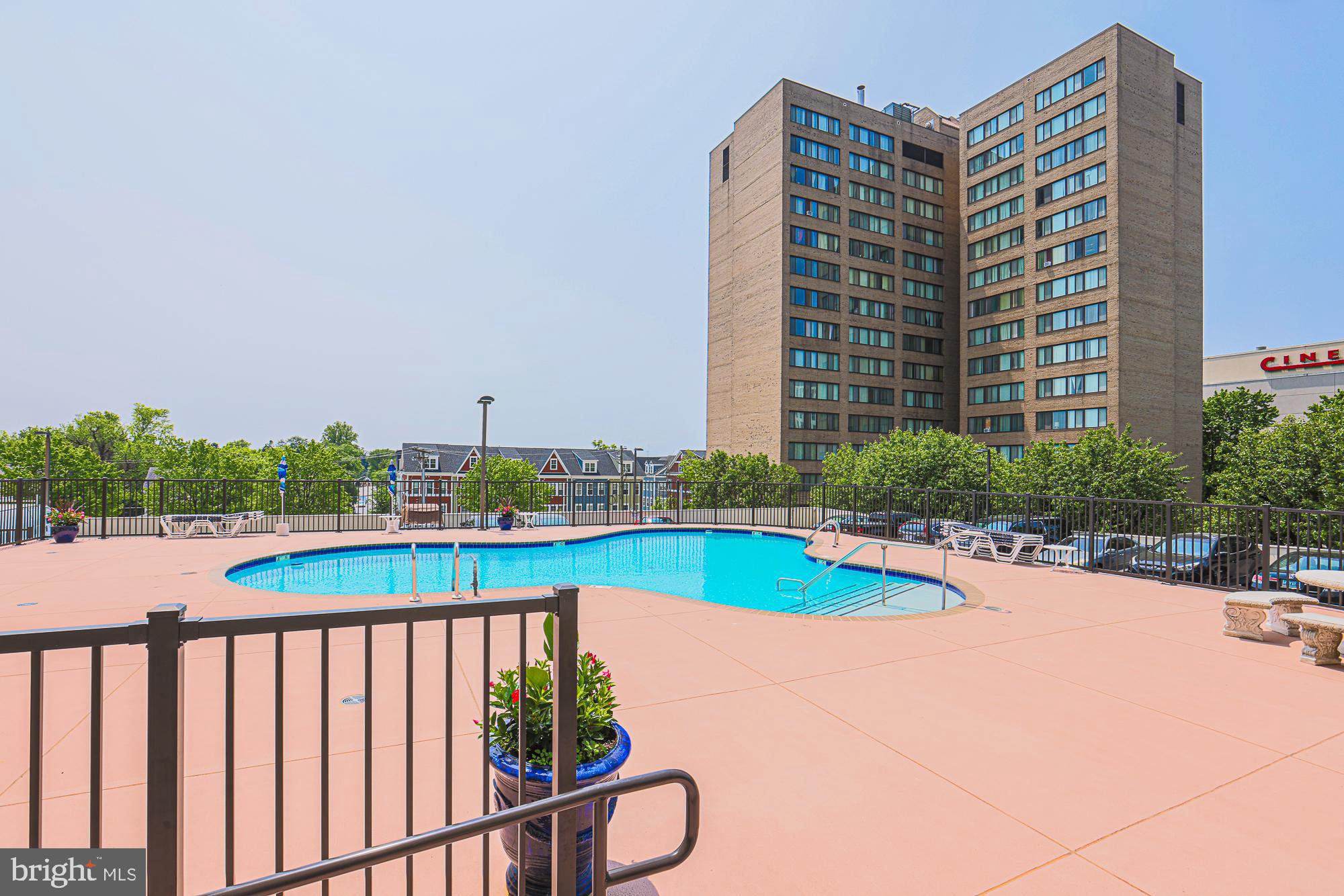 RIDGELY TOWSON CENTER - Residential