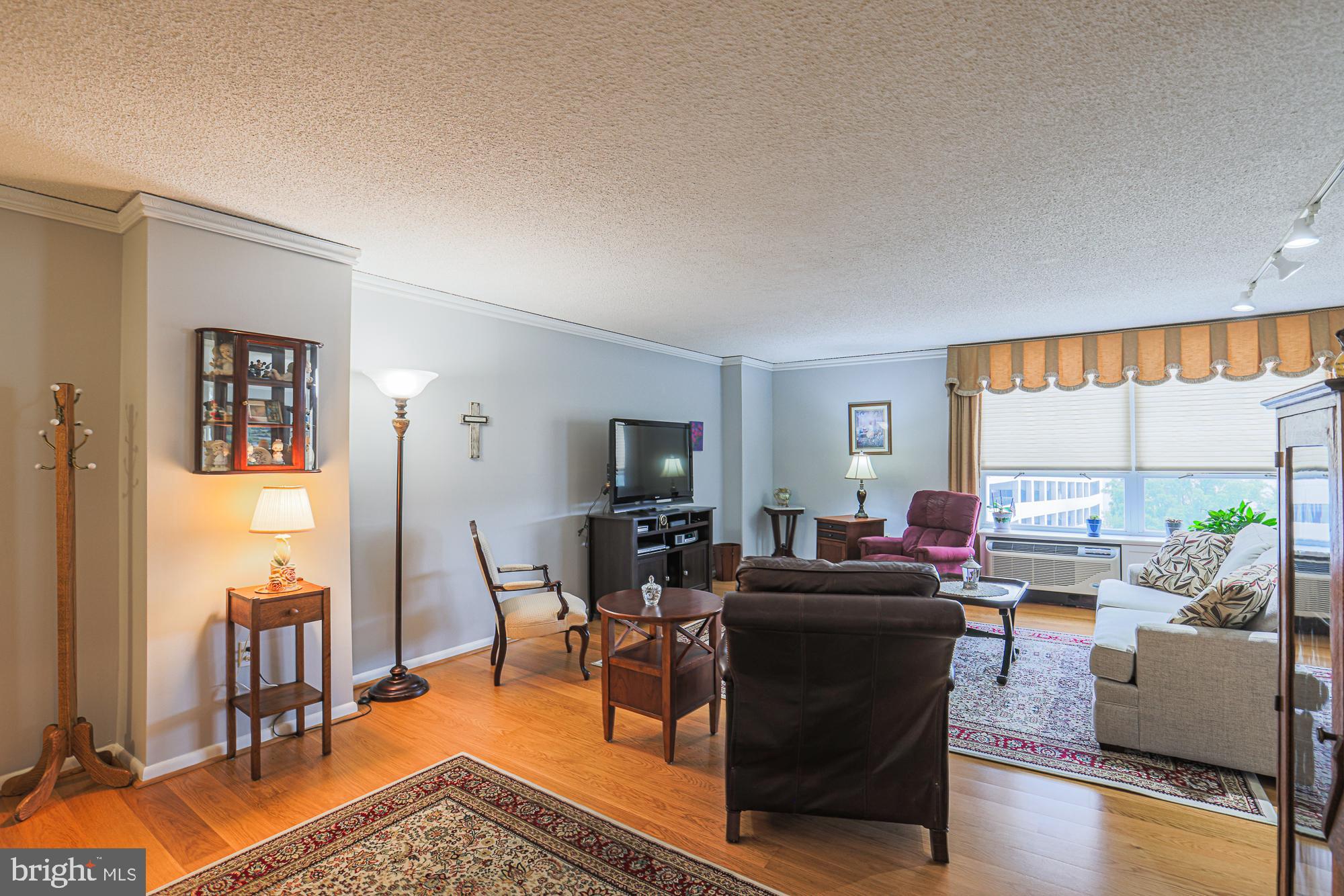 RIDGELY TOWSON CENTER - Residential