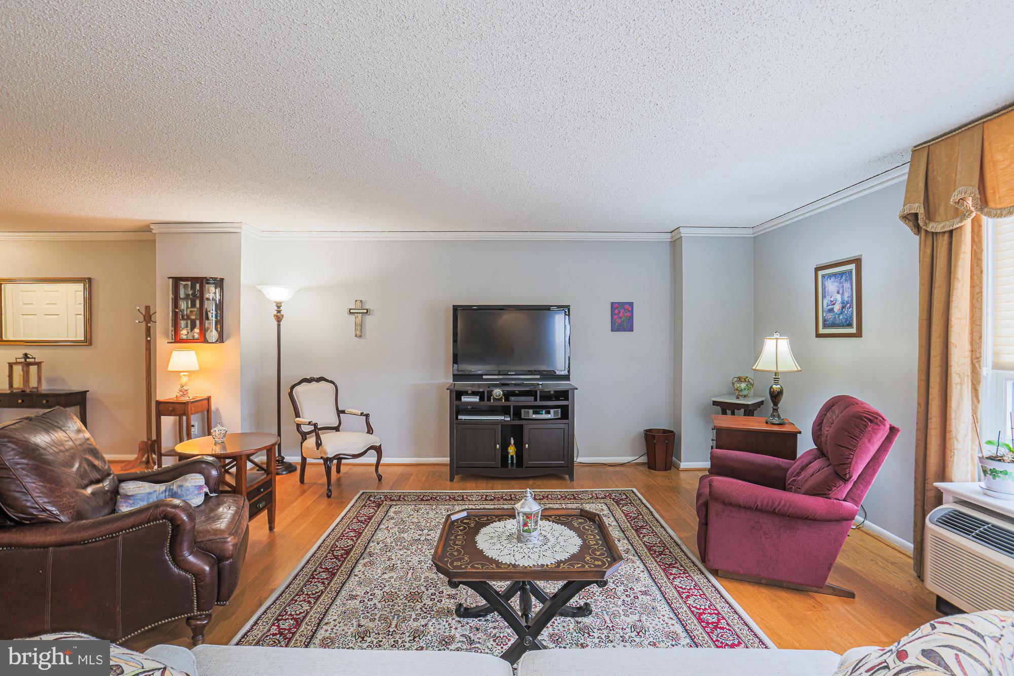 RIDGELY TOWSON CENTER - Residential