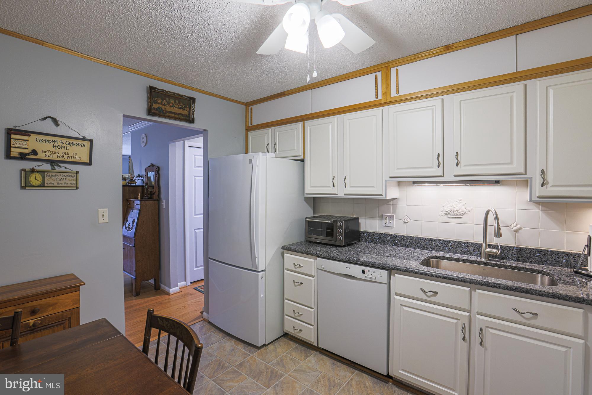 RIDGELY TOWSON CENTER - Residential