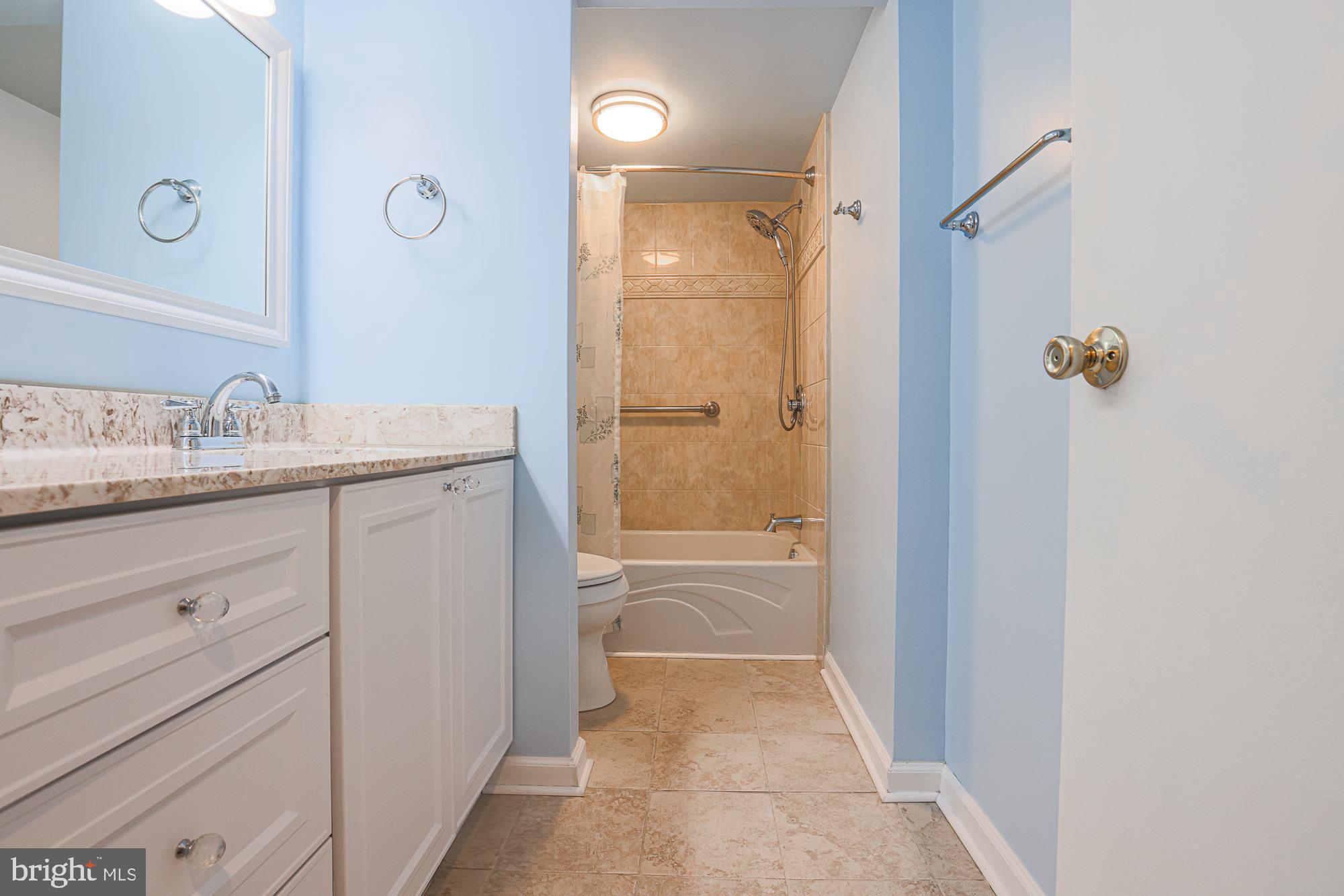 RIDGELY TOWSON CENTER - Residential