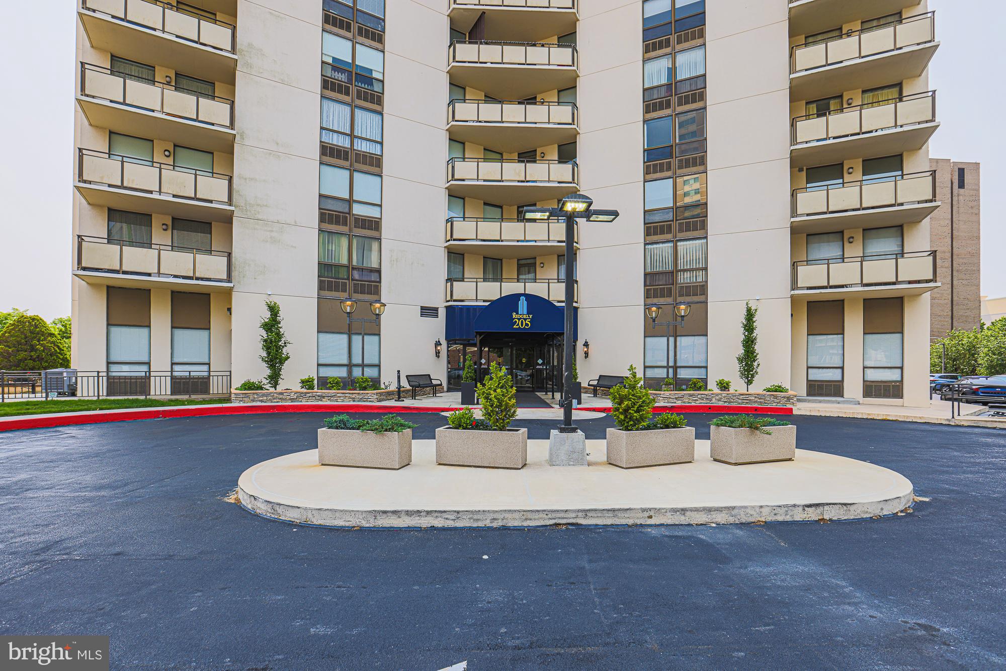 RIDGELY TOWSON CENTER - Residential