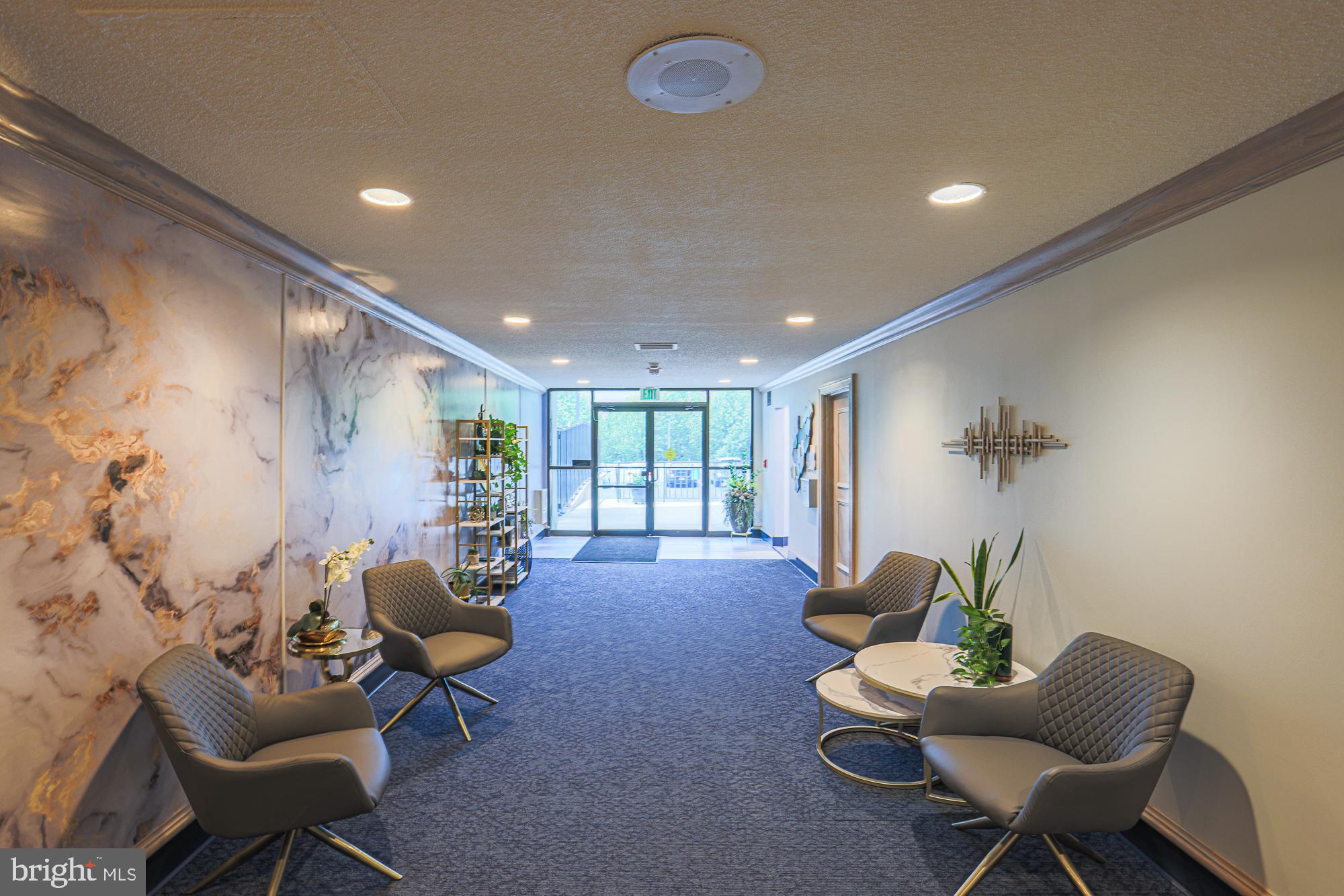 RIDGELY TOWSON CENTER - Residential