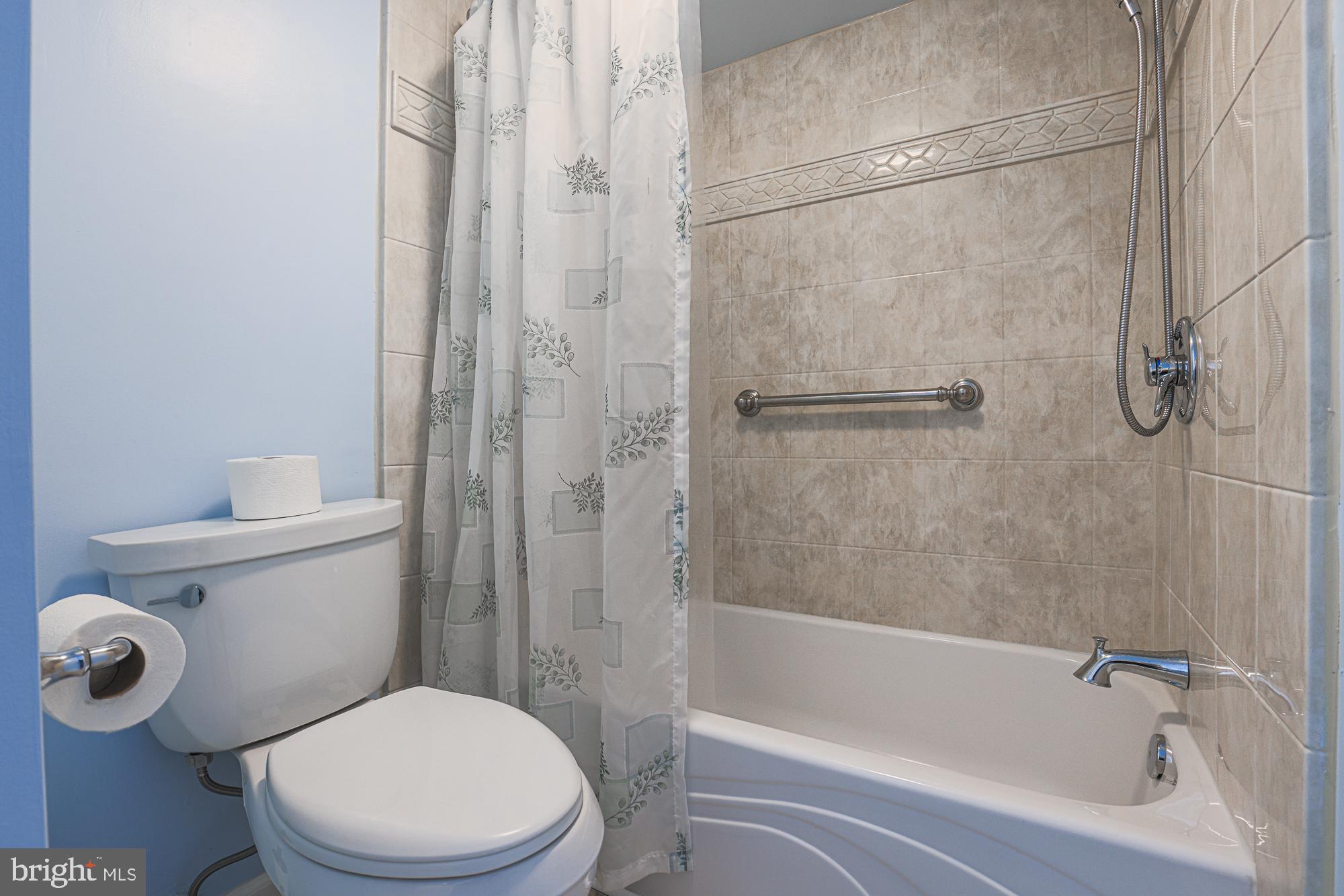 RIDGELY TOWSON CENTER - Residential