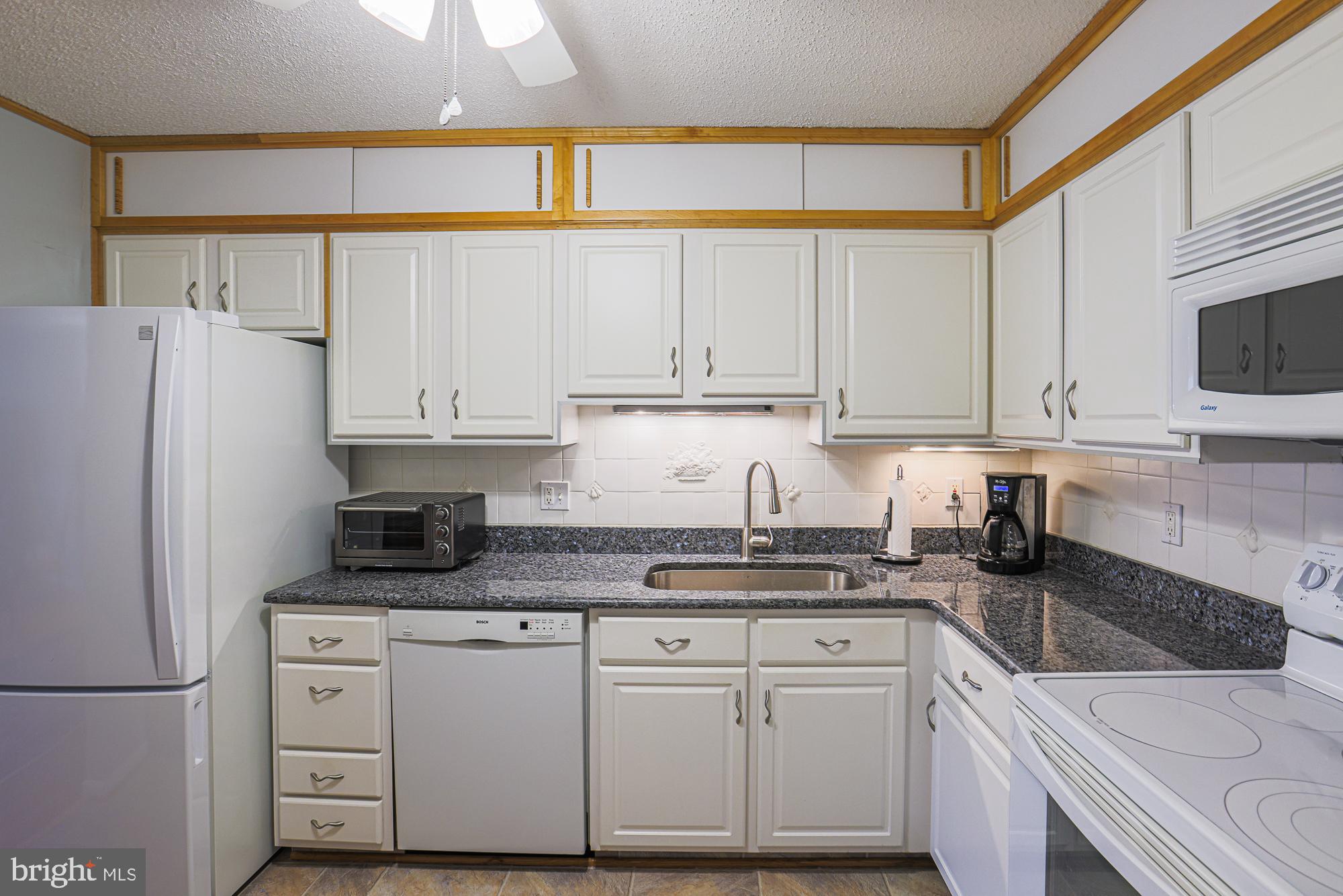 RIDGELY TOWSON CENTER - Residential