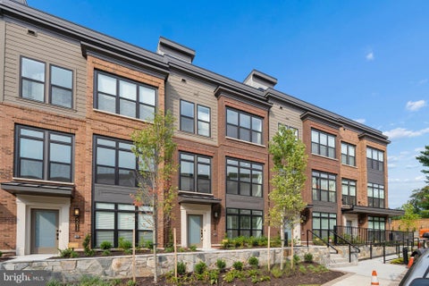 Townhouse For Rent - 5609 Vermillion Cir<br/> Montgomery County, BETHESDA, MD 20816