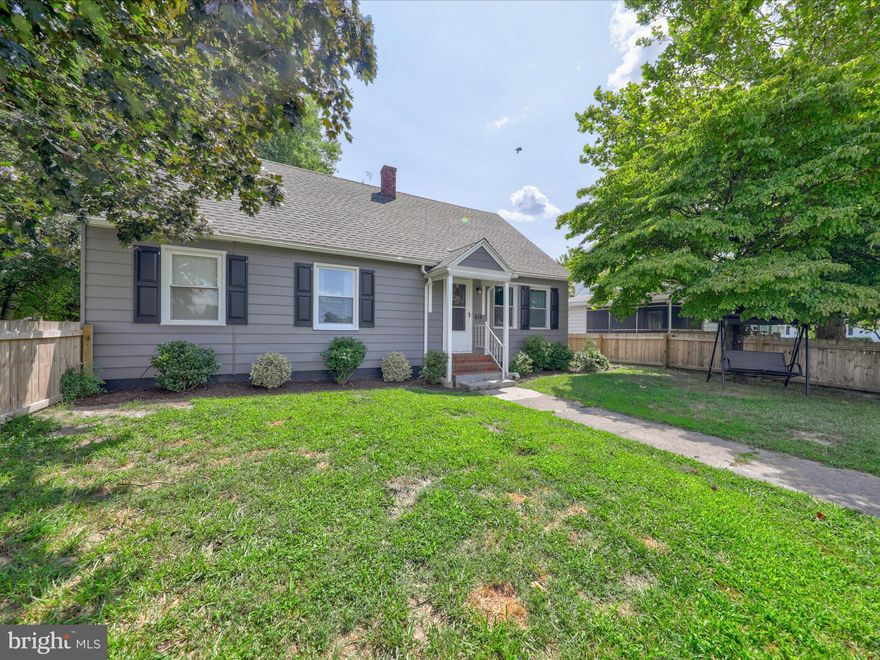 Welcome to this charming and inviting 1200 square foot home! As you step inside, you will be greeted by a cozy living room that is perfect for relaxation and spending quality time with loved ones. The spacious kitchen offers ample space, and there is a large flex area that could easily be transformed into a delightful dining room.  Downstairs, you will find two comfortable bedrooms, each with its own full bathroom. One of these bathrooms is a luxurious master suite, providing a private oasis for relaxation and rejuvenation.  
Venturing upstairs, you will discover a generously sized room that can serve multiple purposes. With a convenient half bathroom, this space offers endless possibilities for a home office, a guest room, or a playroom. Outside, the home boasts a black top circular driveway, adding a touch of elegance to the property. Additionally, the front yard is fully fenced, ensuring privacy and creating a peaceful sanctuary.
Don't miss the opportunity to make this wonderful home your own. Schedule a viewing today and experience the beauty and comfort it has to offer.  Home Inspection has been completed.