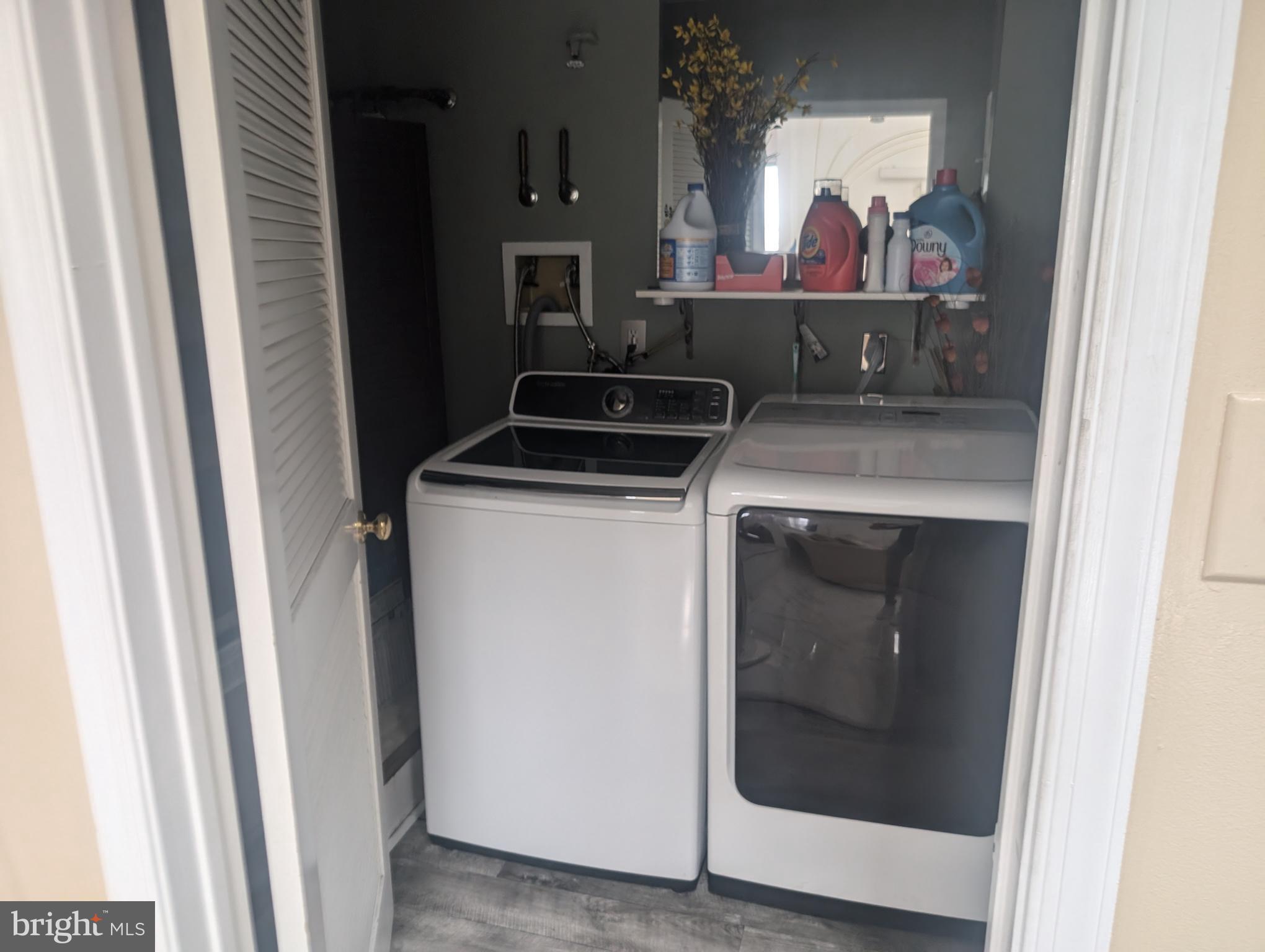 MAYFAIR MEADOWS - Residential