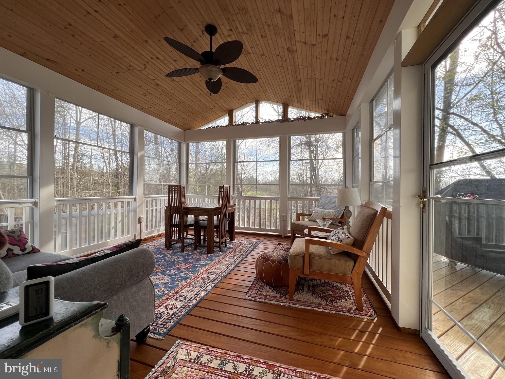 CASCADES - Residential Lease