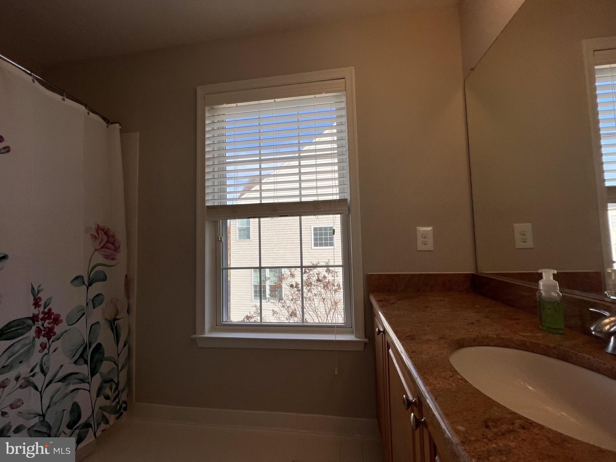 CASCADES - Residential Lease