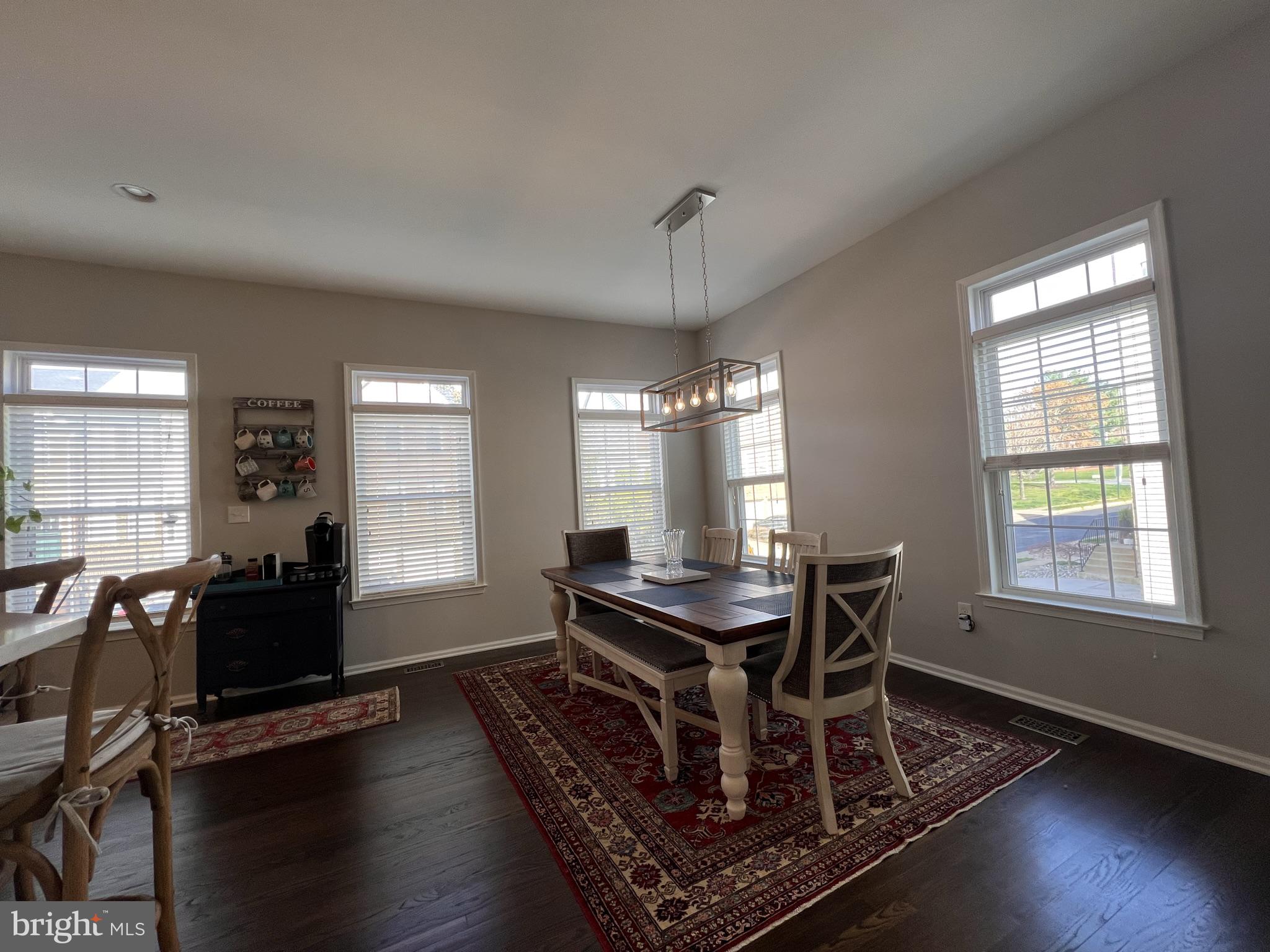 CASCADES - Residential Lease