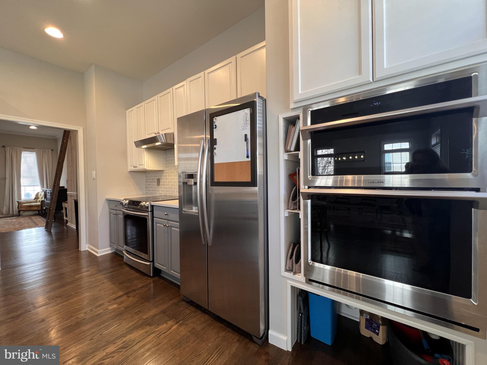 CASCADES - Residential Lease