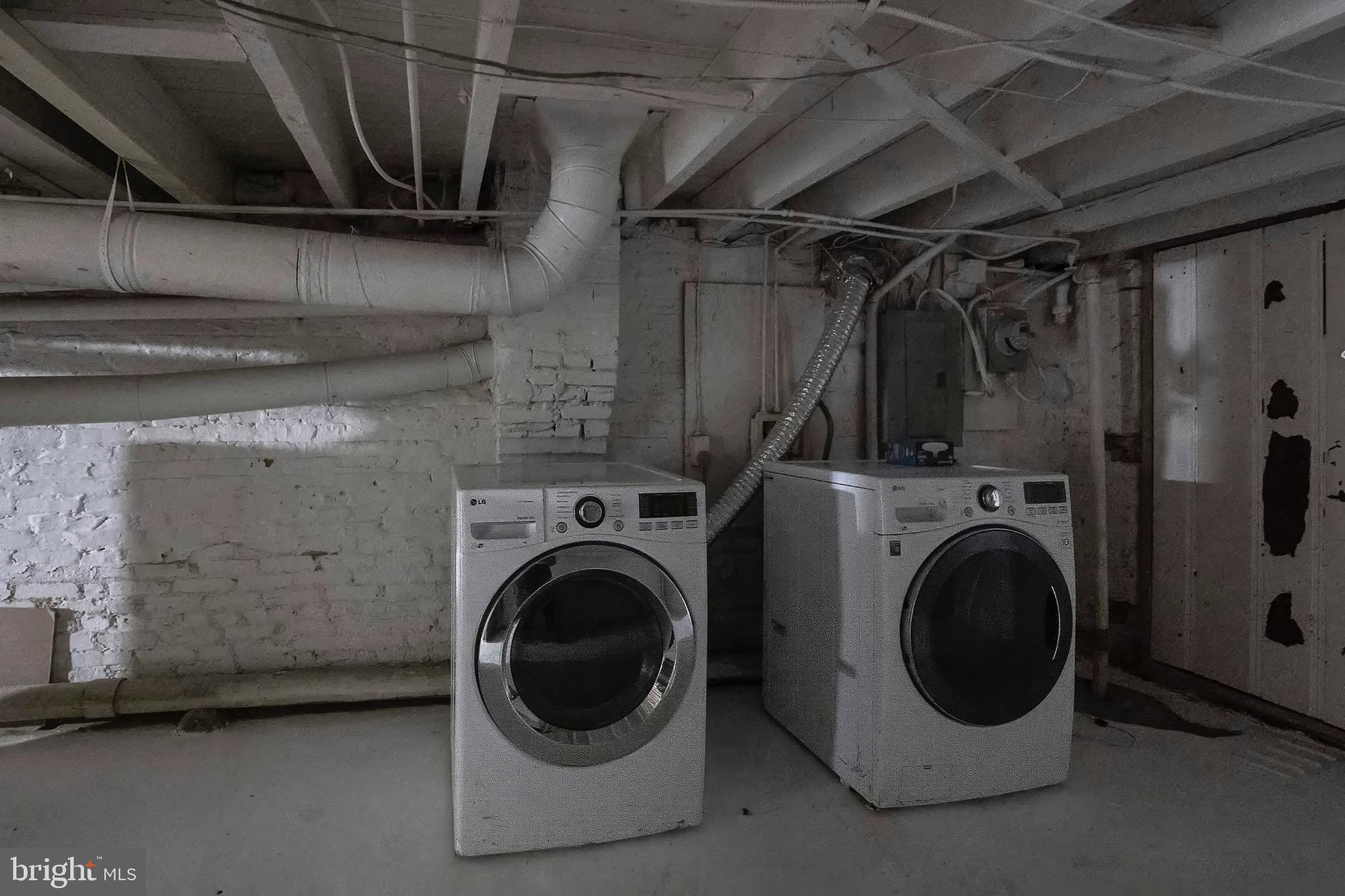 MCELDERRY PARK - Residential Lease