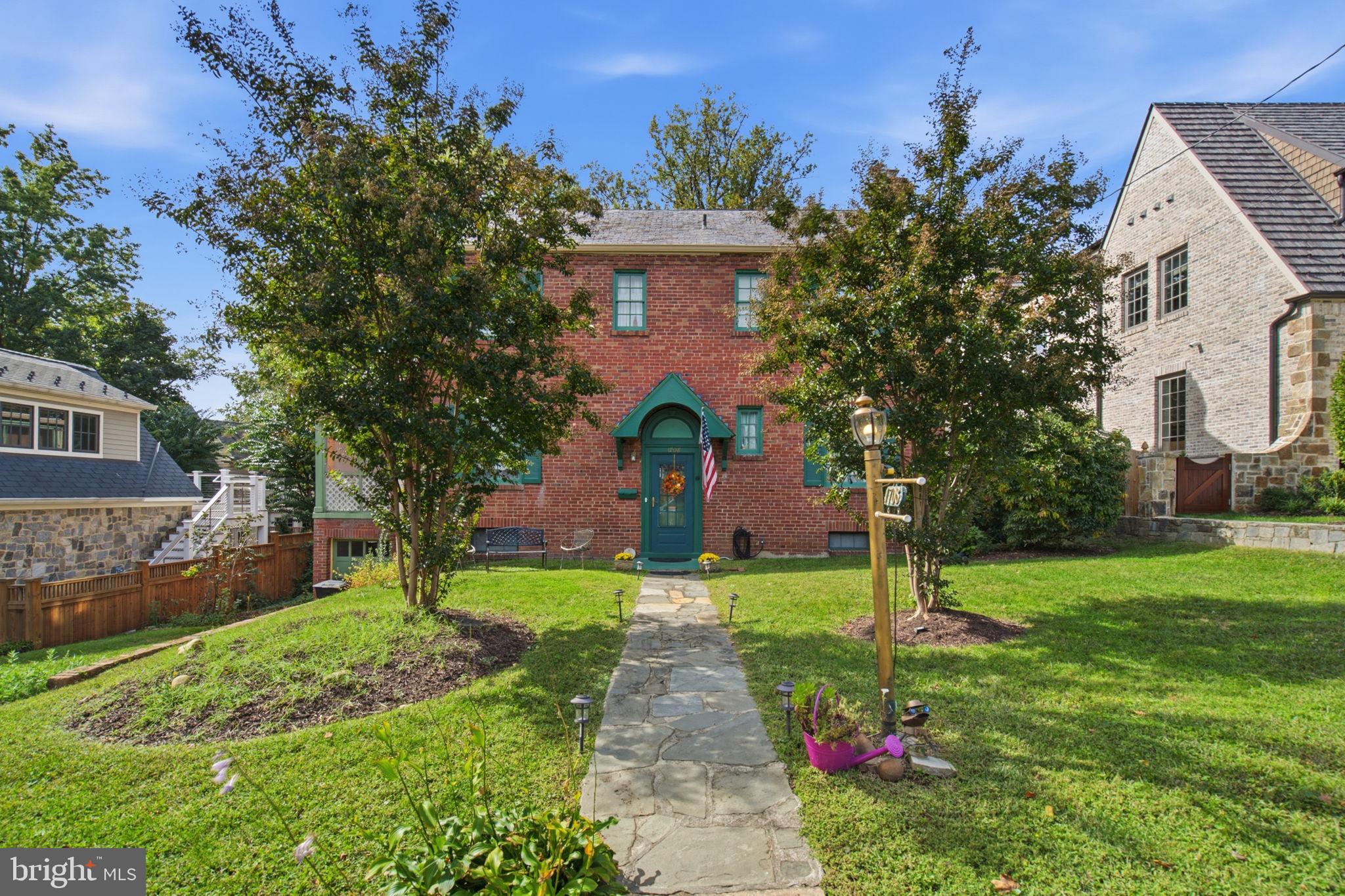 1708 N HARTFORD STREET